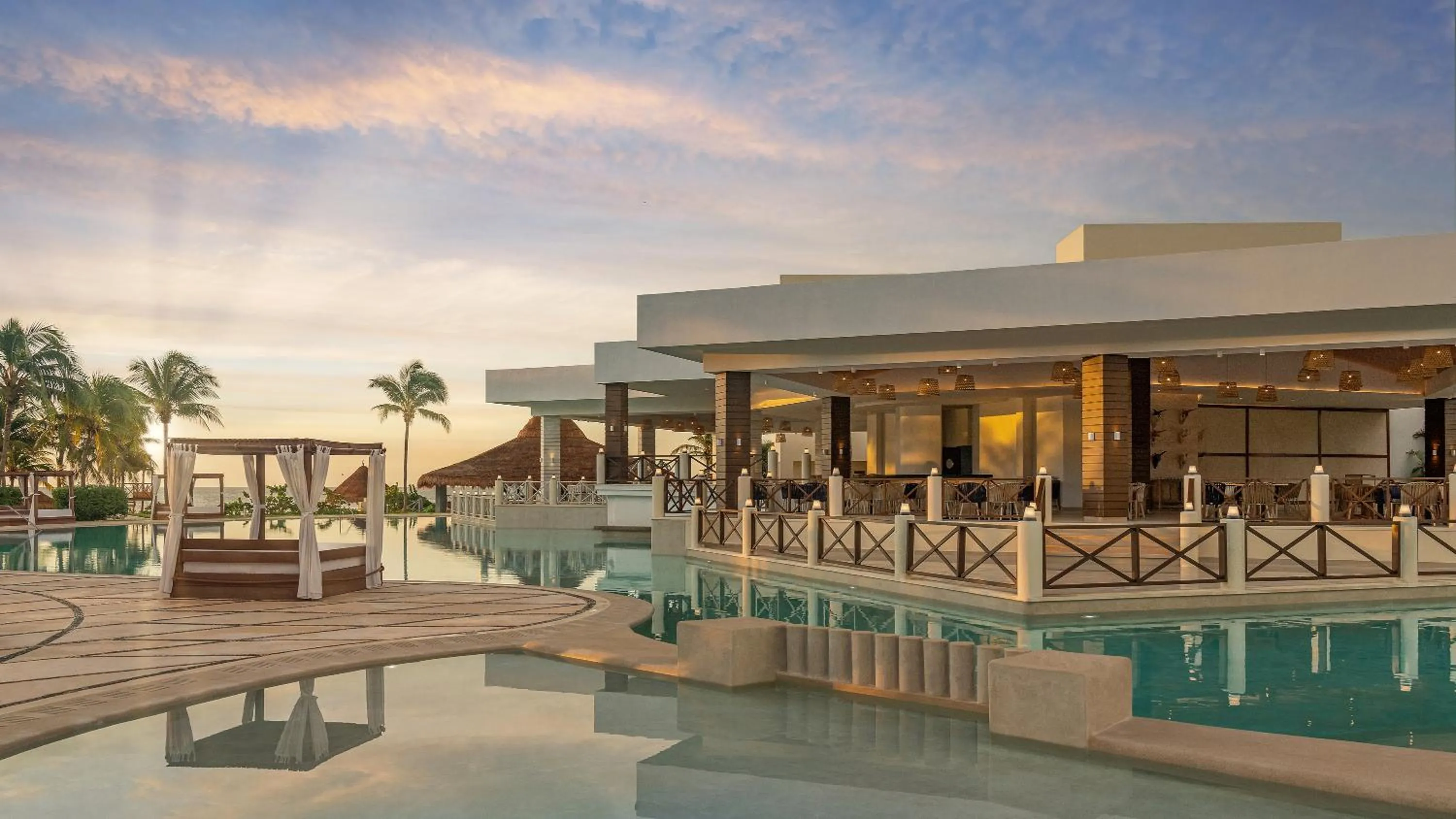 Swimming pool in Hyatt Ziva Riviera Maya All-Inclusive