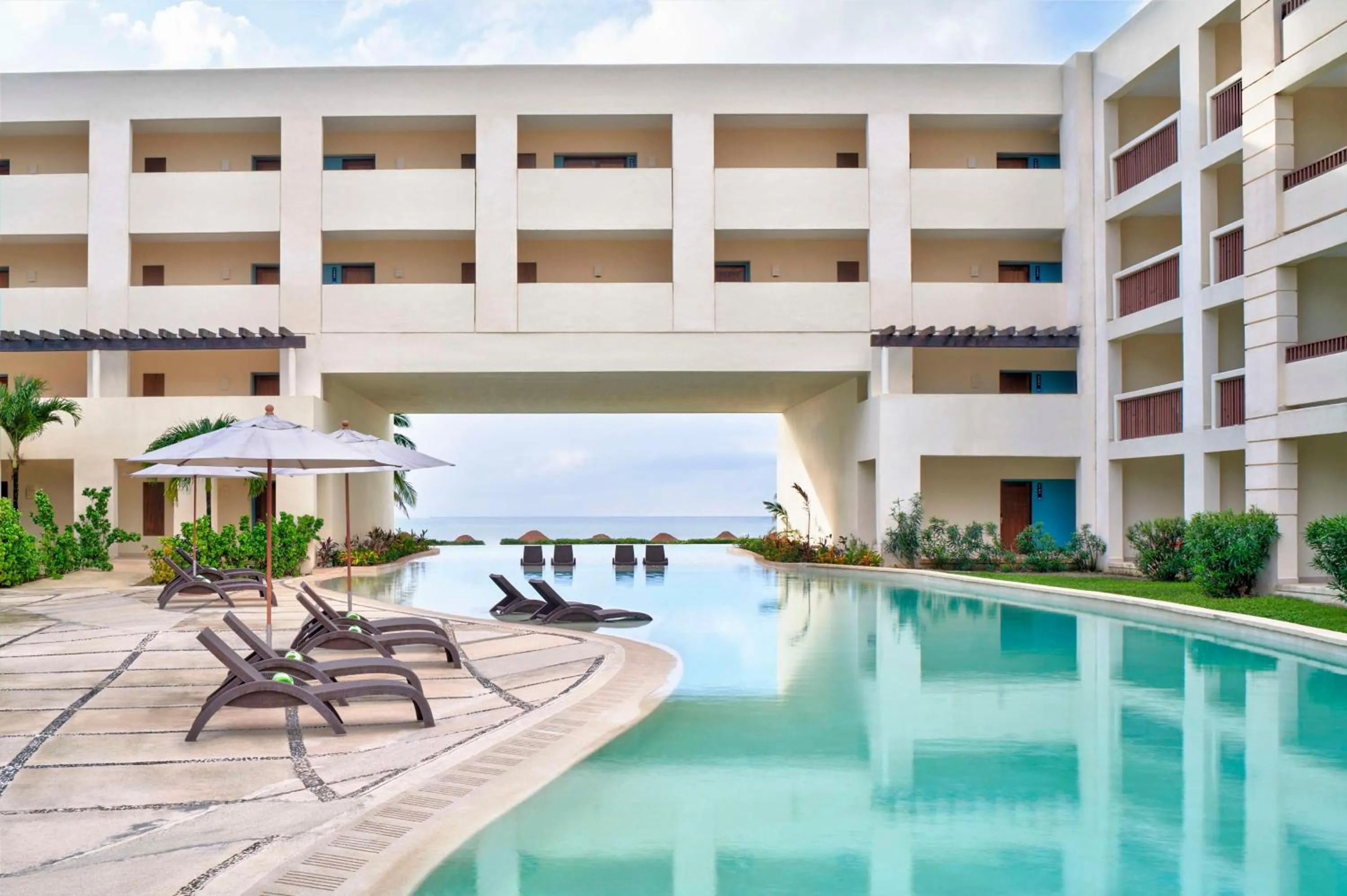 Swimming pool in Hyatt Ziva Riviera Maya All-Inclusive