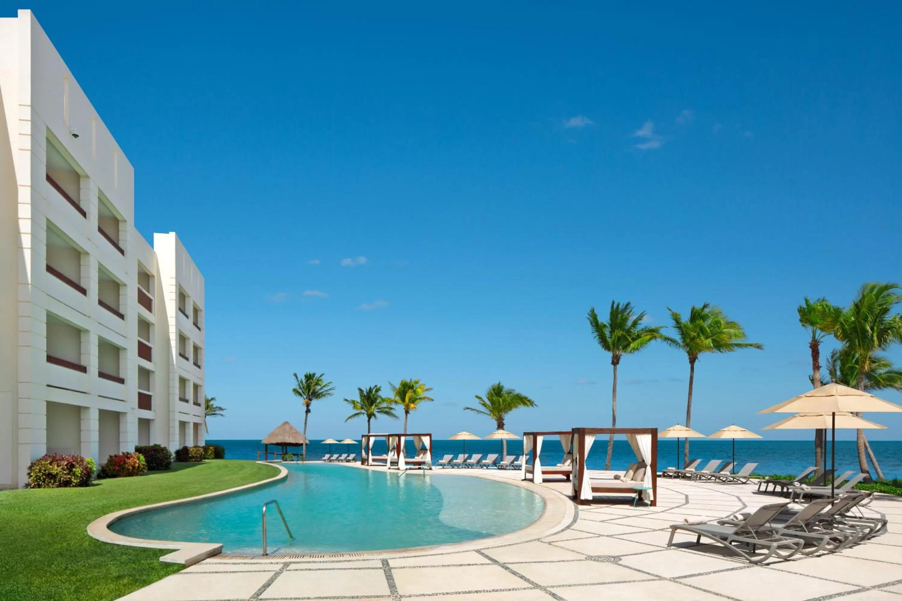 Swimming pool in Hyatt Ziva Riviera Maya All-Inclusive
