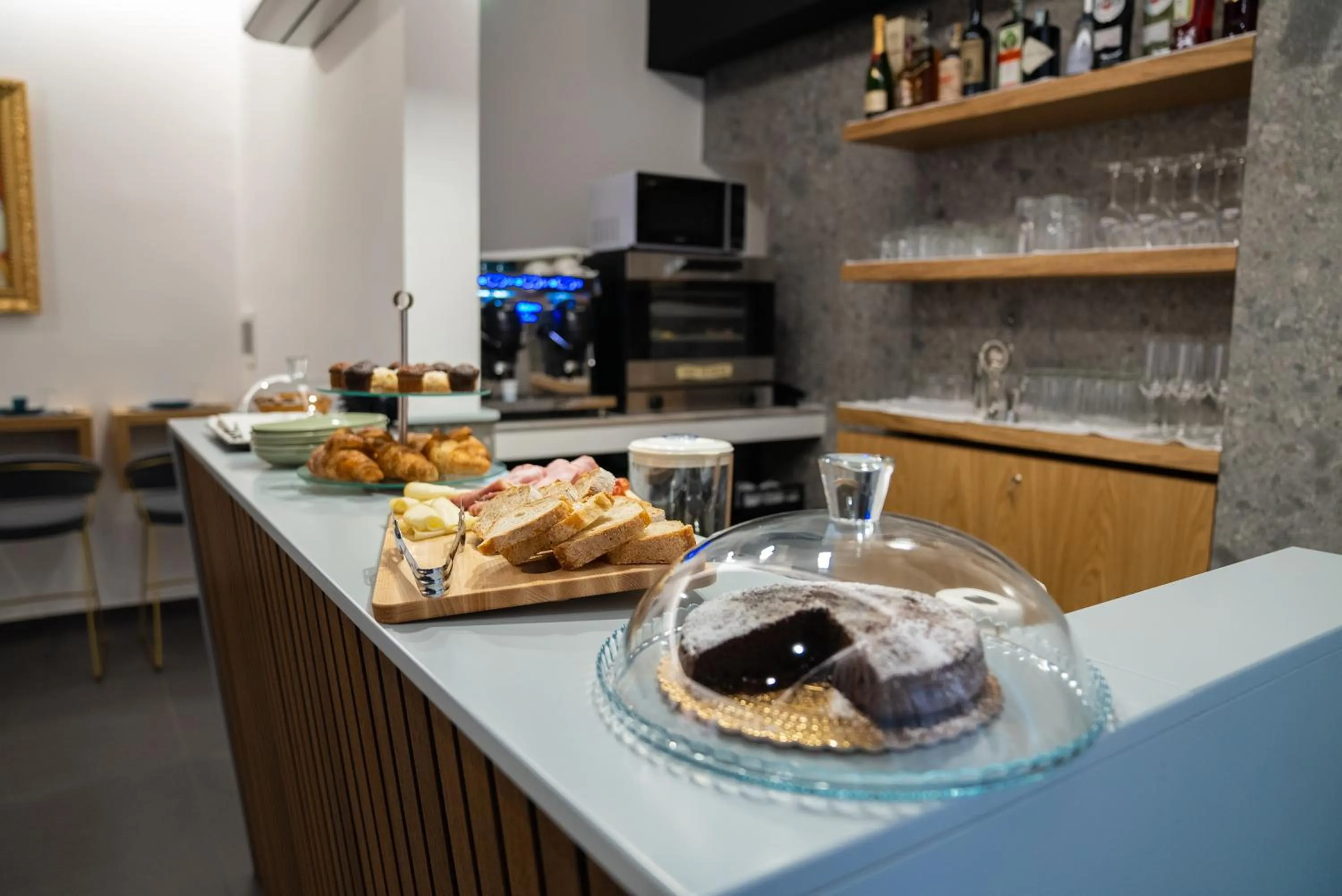 Food and drinks in Hart Boutique Hotel