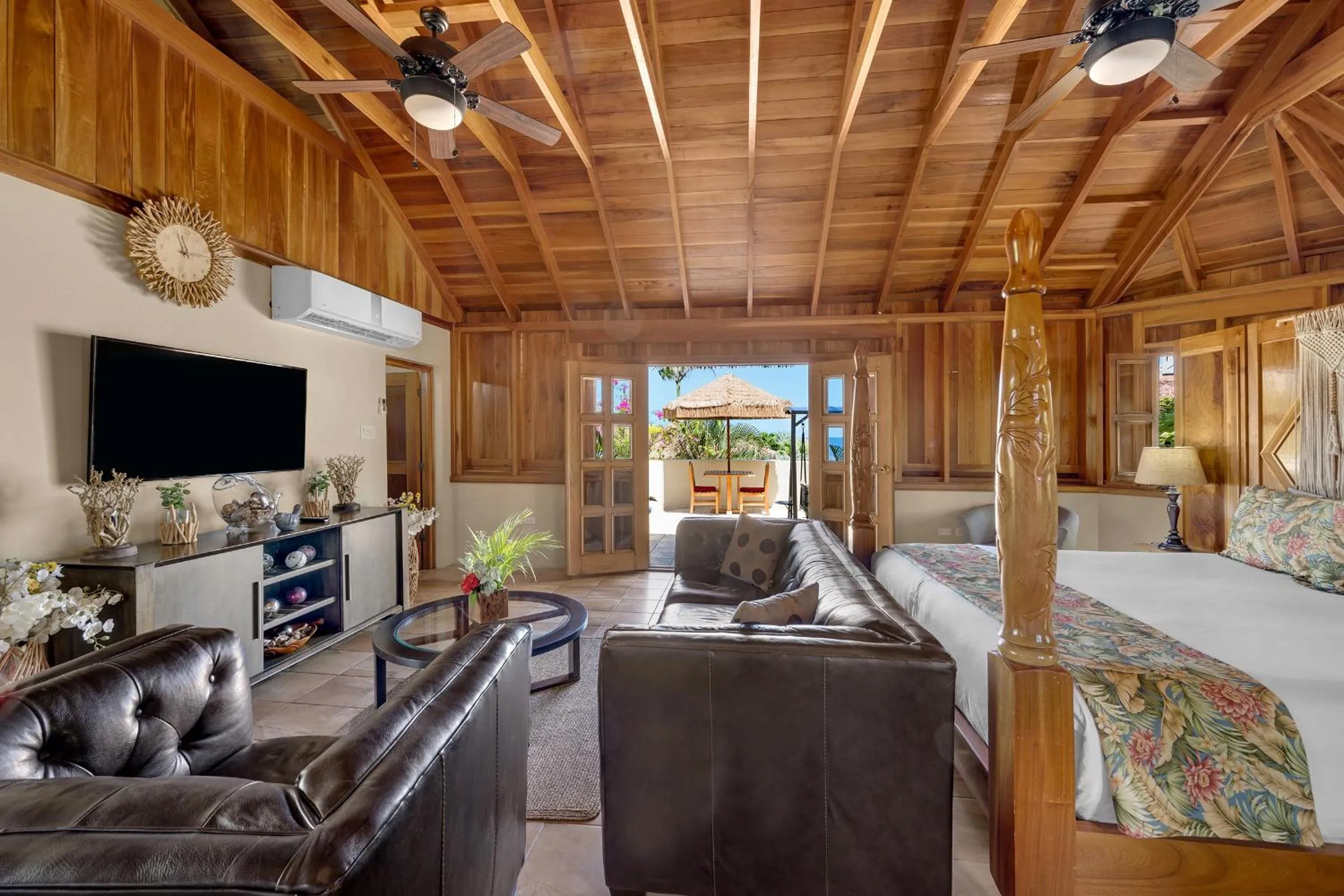 Photo of the whole room, Bed in Ocean Cliff Hotel Negril Limited - Adults Only