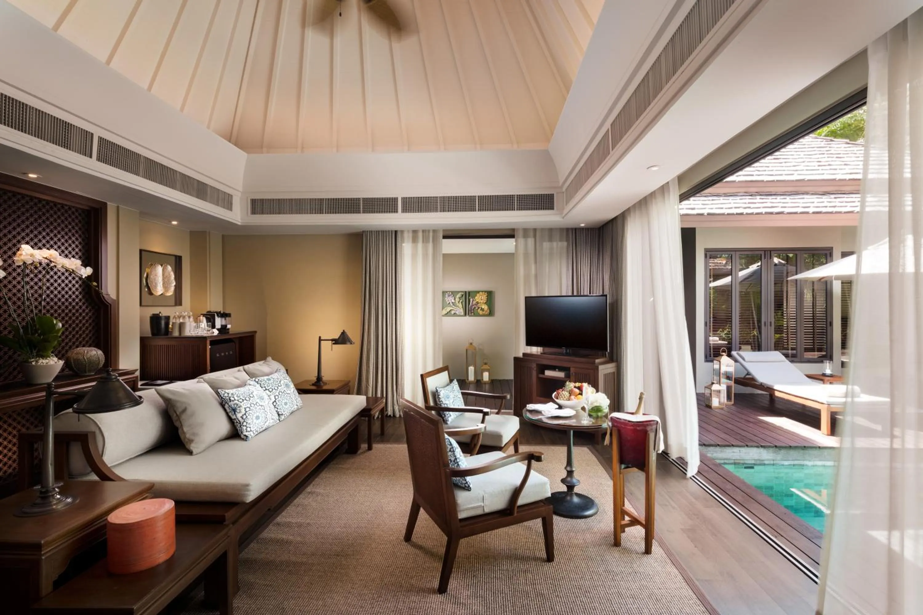 Living room, Bed in Anantara Layan Phuket Resort