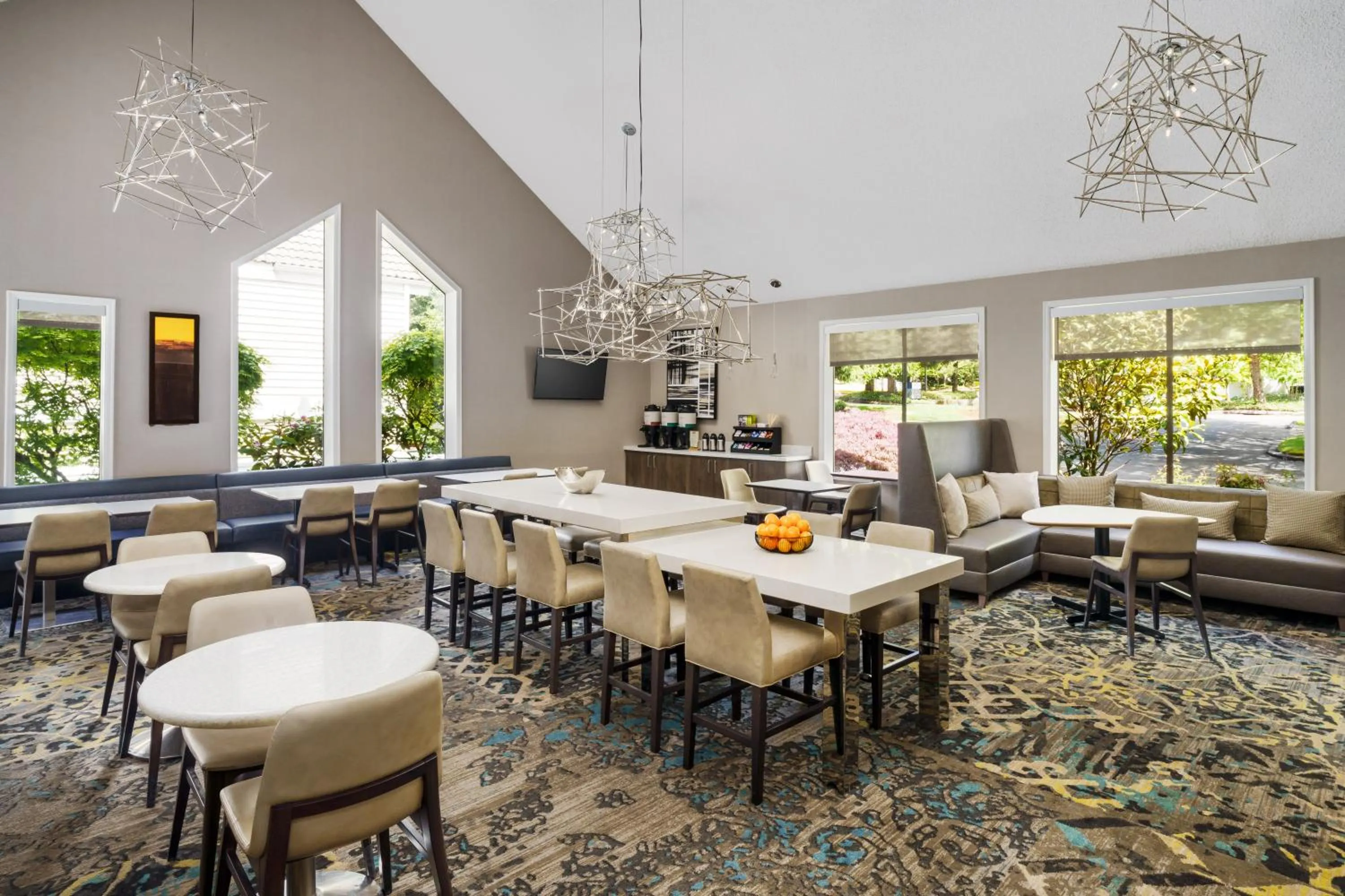 Dining area in Residence Inn by Marriott Seattle/Bellevue