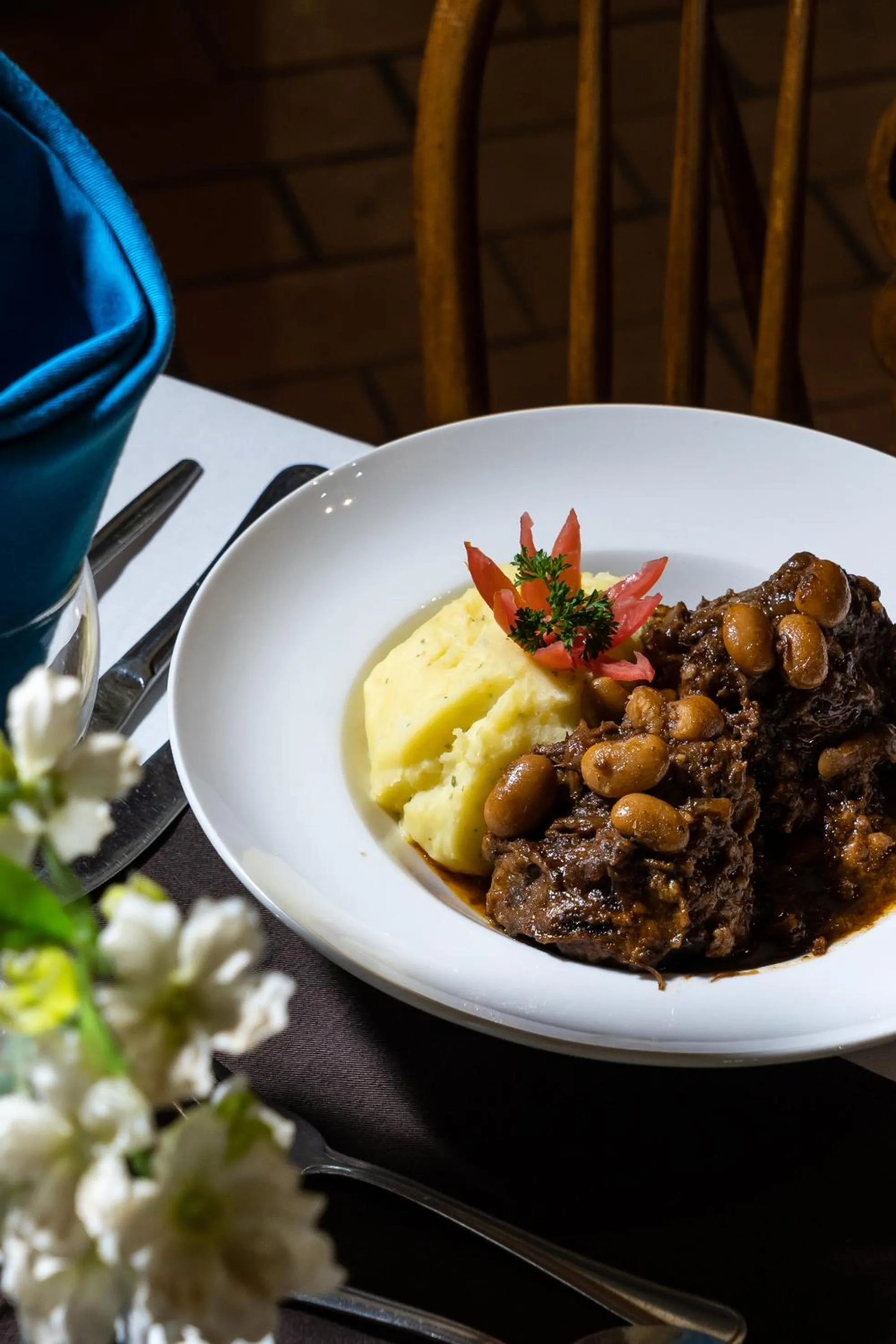 Food and drinks in Gooderson Monks Cowl Golf Resort