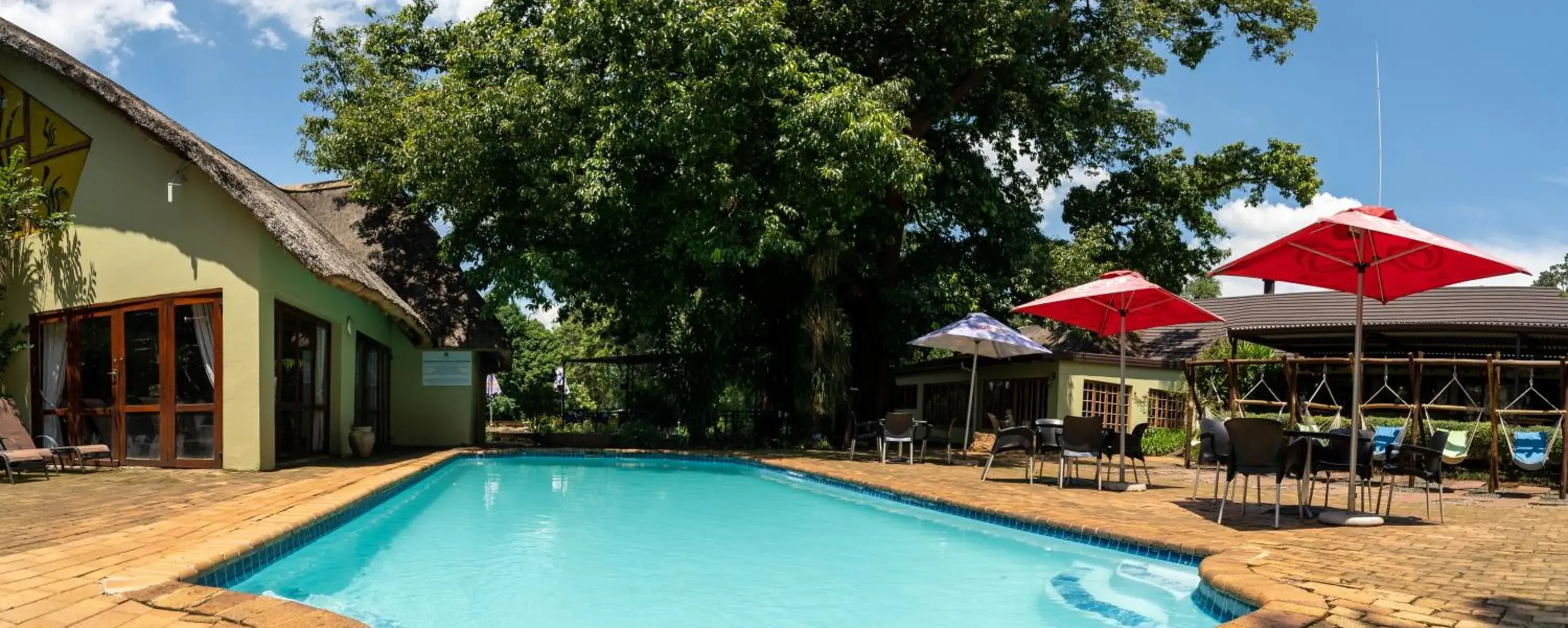 Swimming pool in Gooderson Monks Cowl Golf Resort Swimming pool in Gooderson Monks Cowl Golf Resort