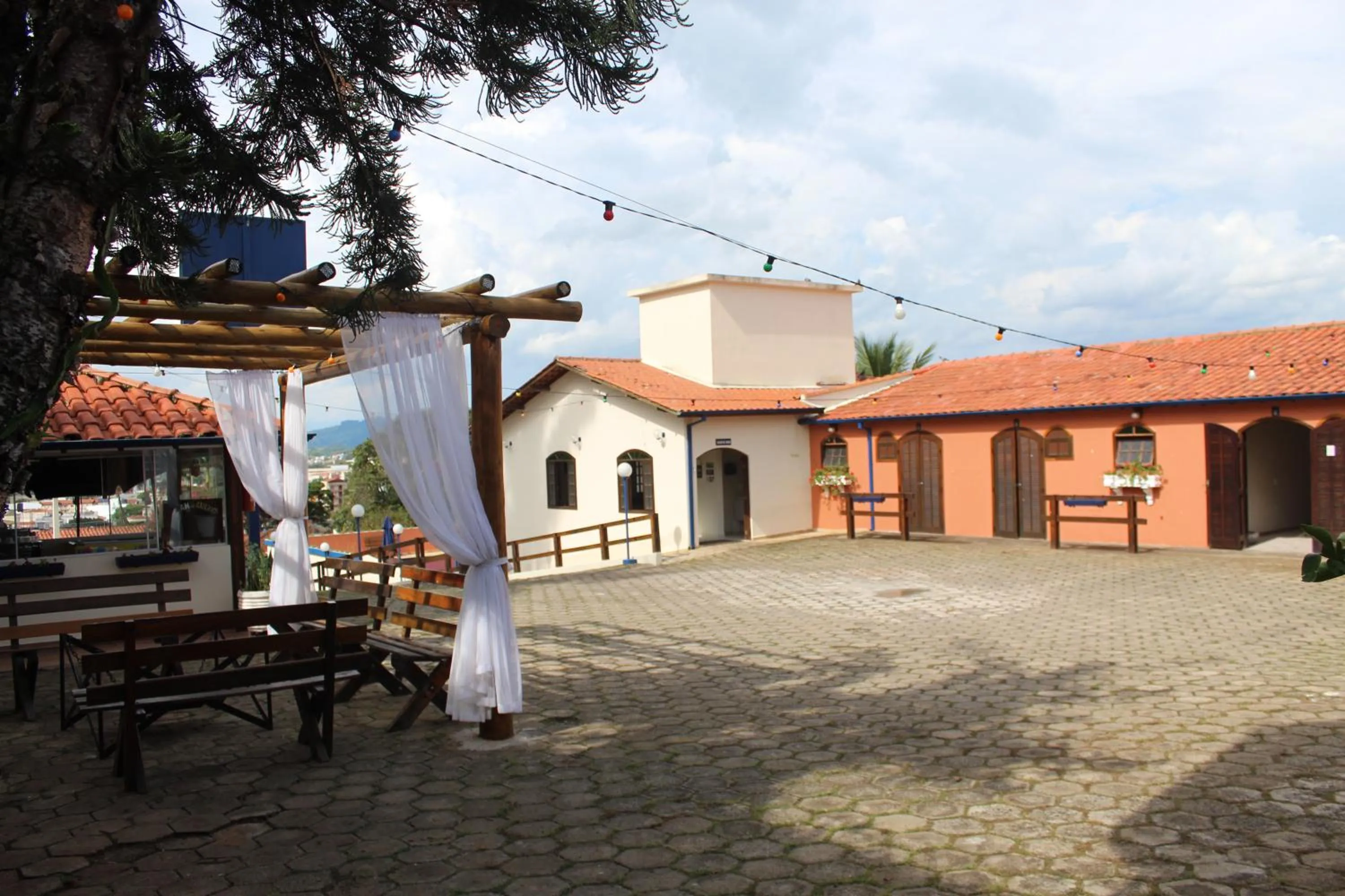 Property building in Pousada Encantos de Socorro