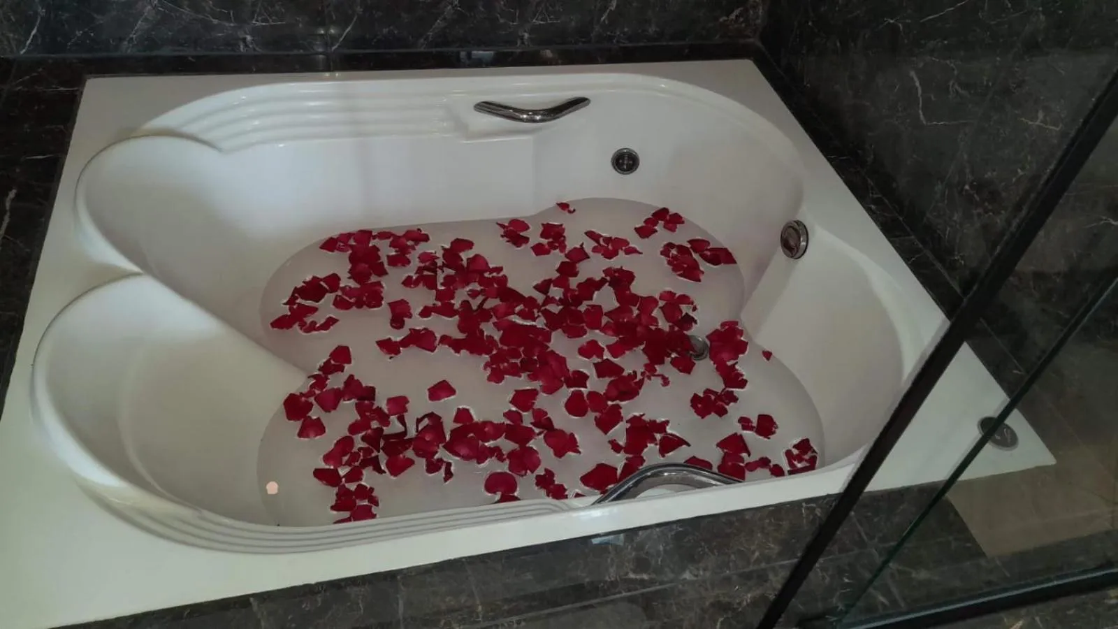 Bath in Pousada Encantos de Socorro