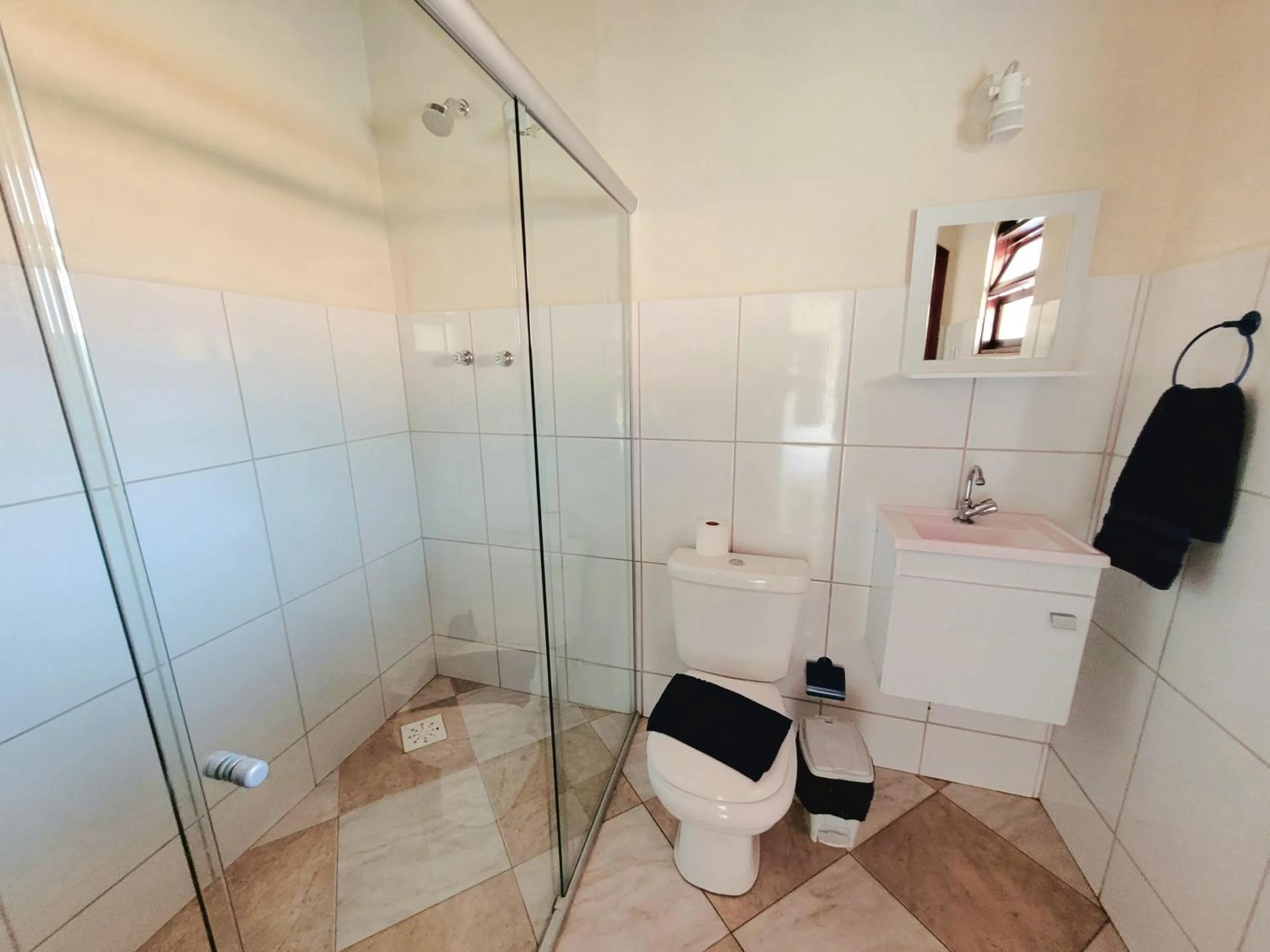 Shower in Pousada Encantos de Socorro