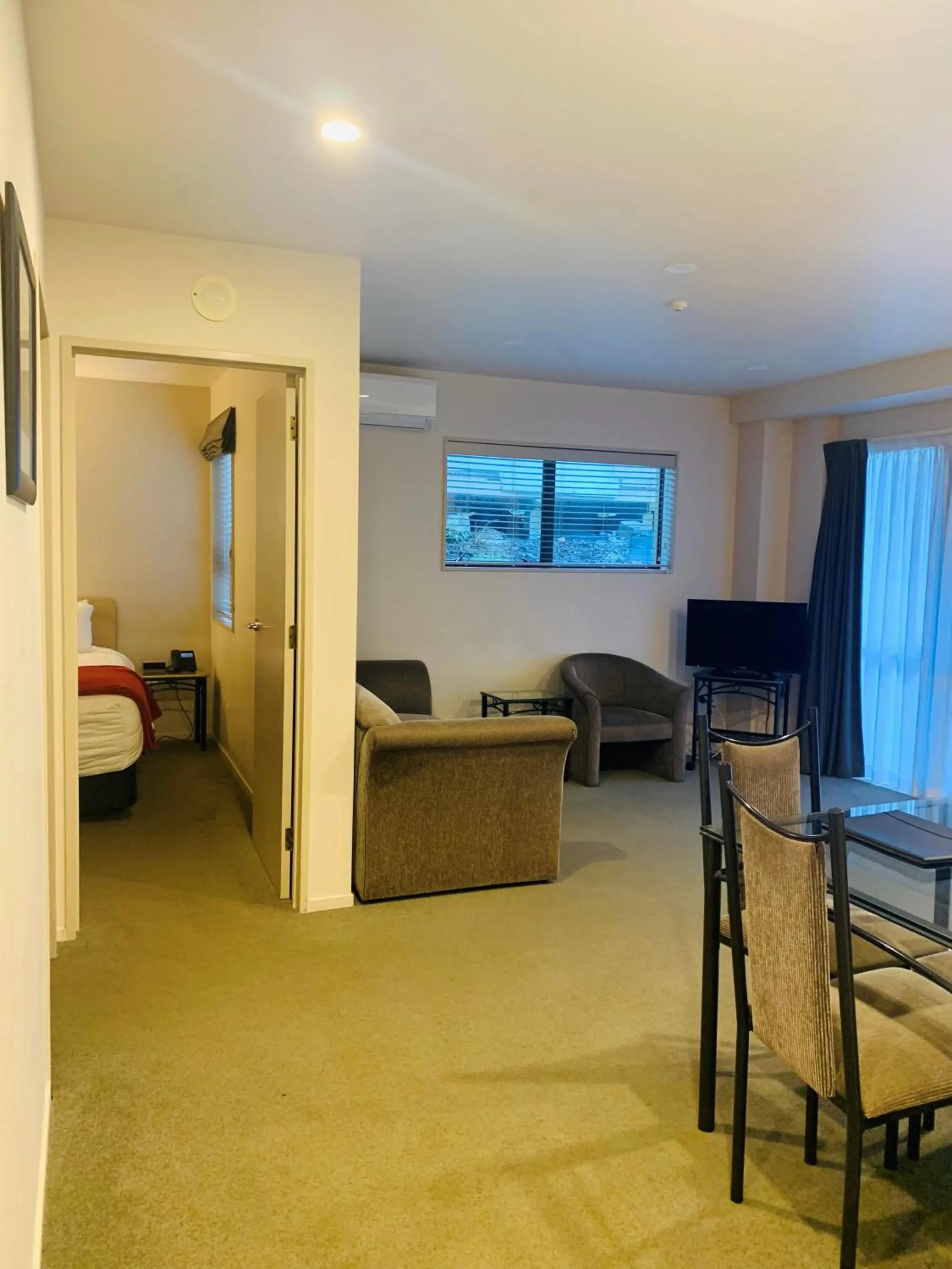 Bed in Southgate Motor Inn