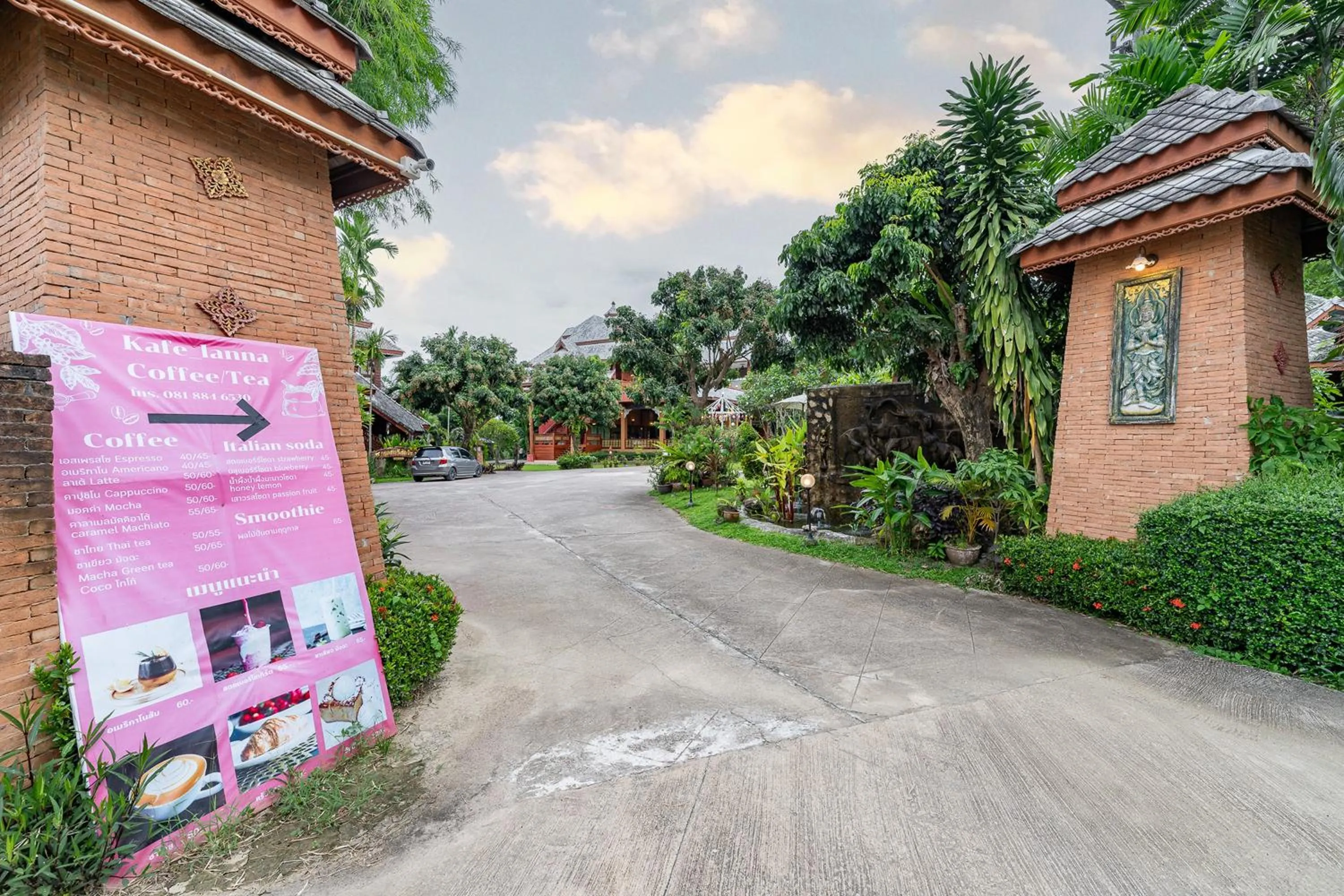 Property building in Romsak Lanna Resort