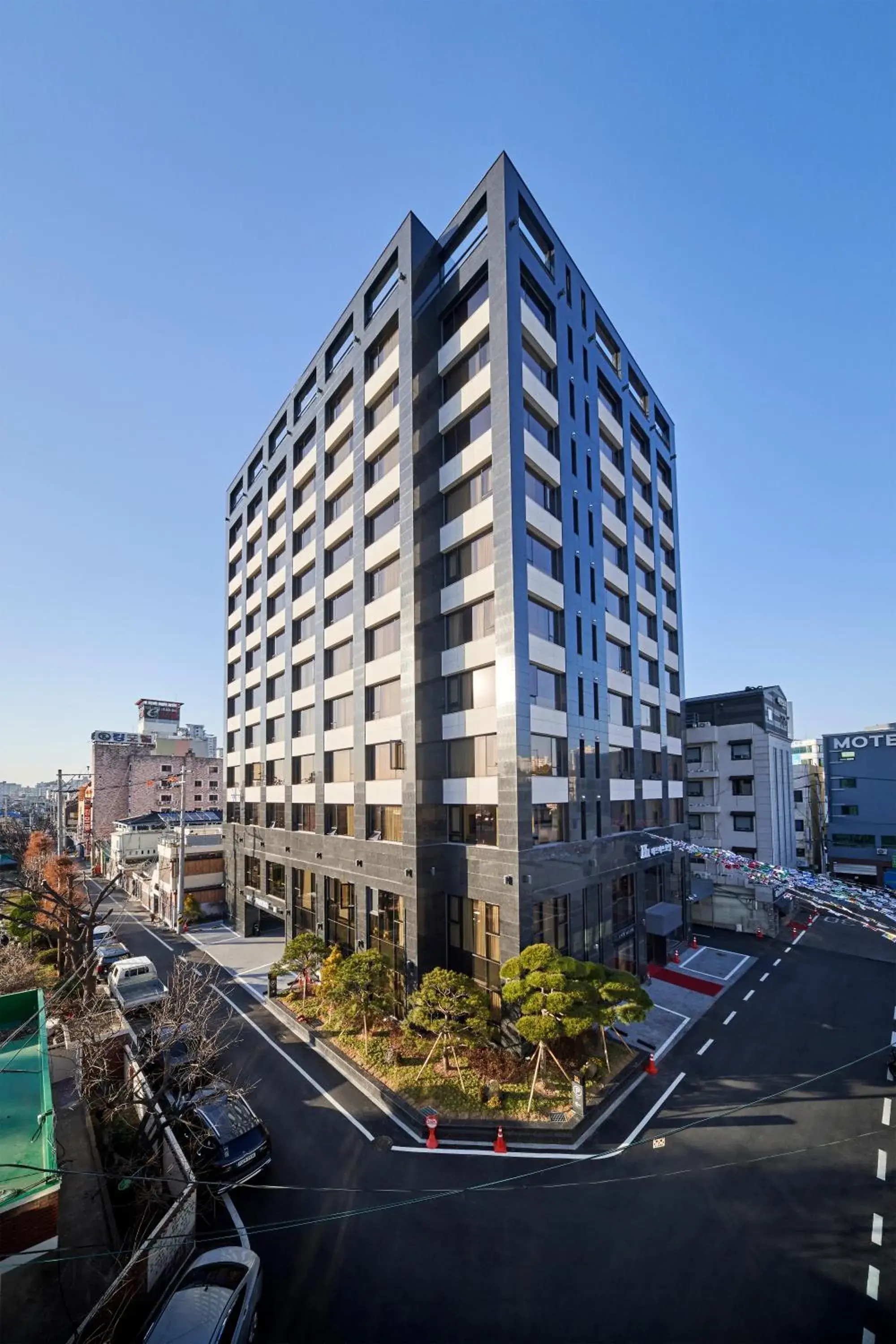 Property building in Gwangju H1 Hotel Property building in Gwangju H1 Hotel