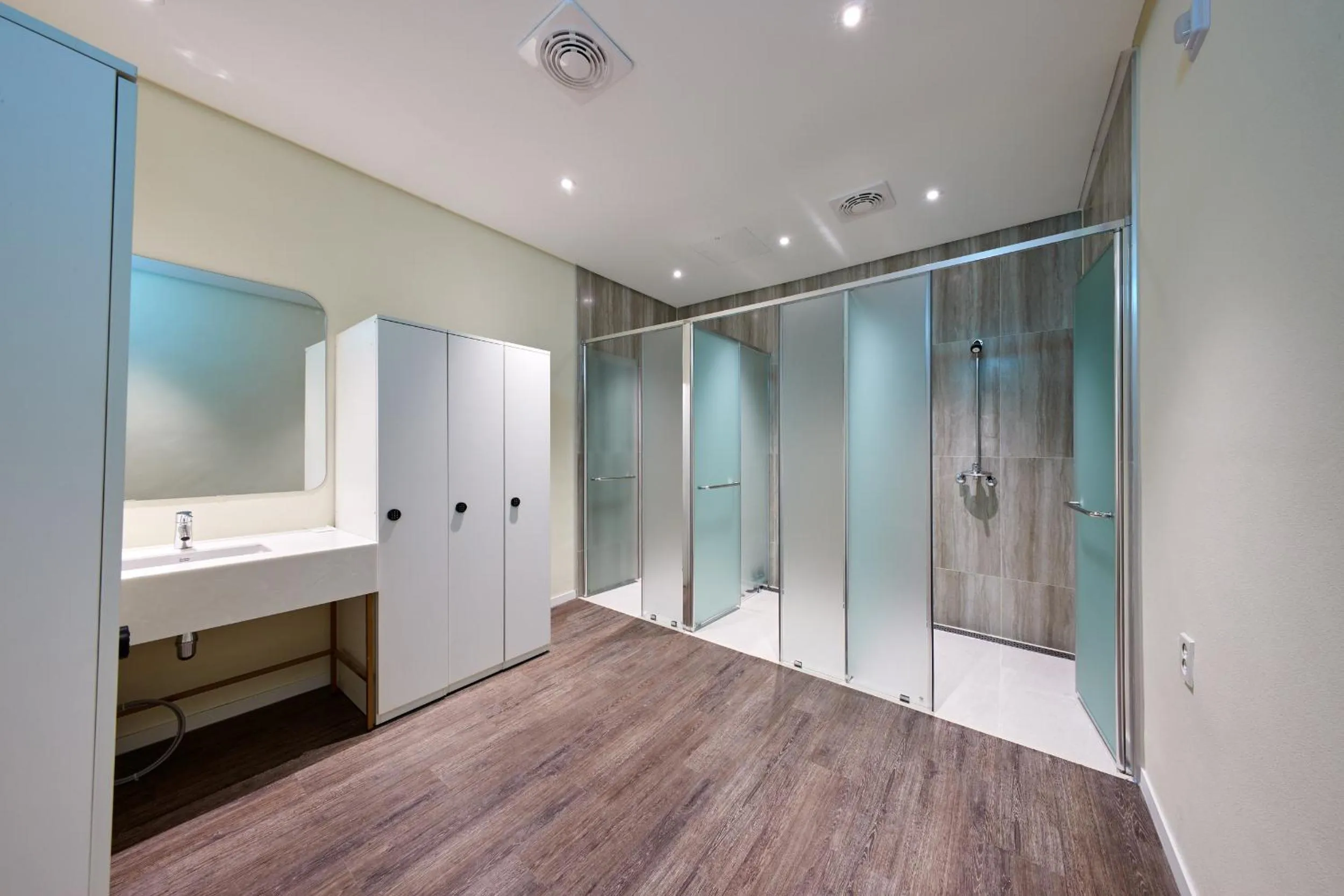 Shower in Gwangju H1 Hotel