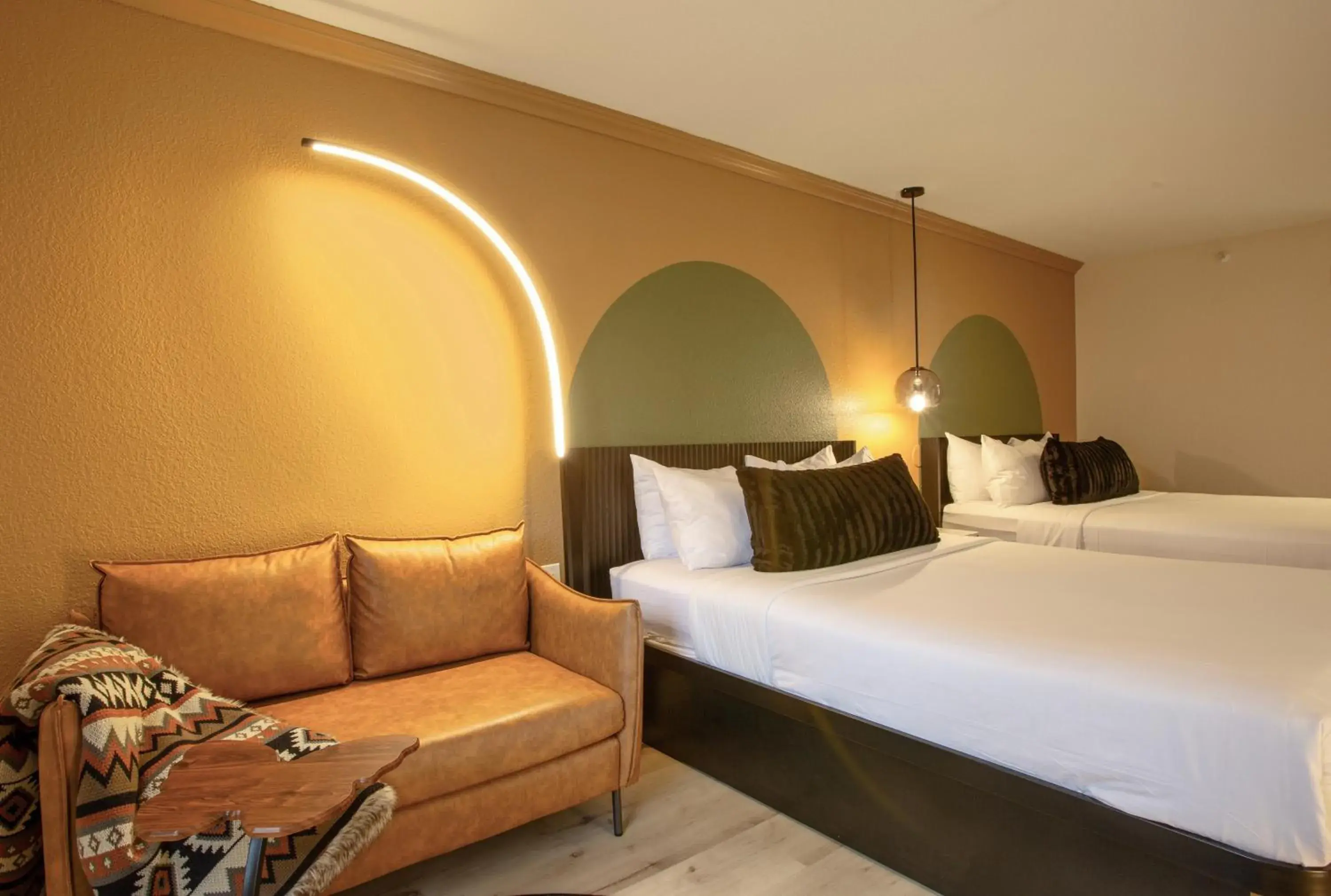 Living room, Bed in Arroyo Pinion Hotel, an Ascend Collection Hotel Living room, Bed in Arroyo Pinion Hotel, an Ascend Collection Hotel