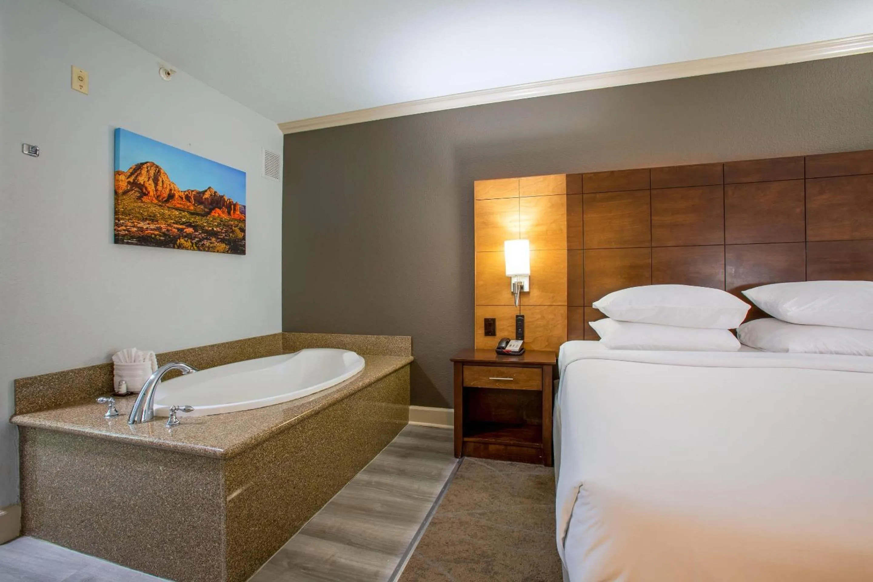 Bedroom, Bed in Arroyo Pinion Hotel, an Ascend Collection Hotel