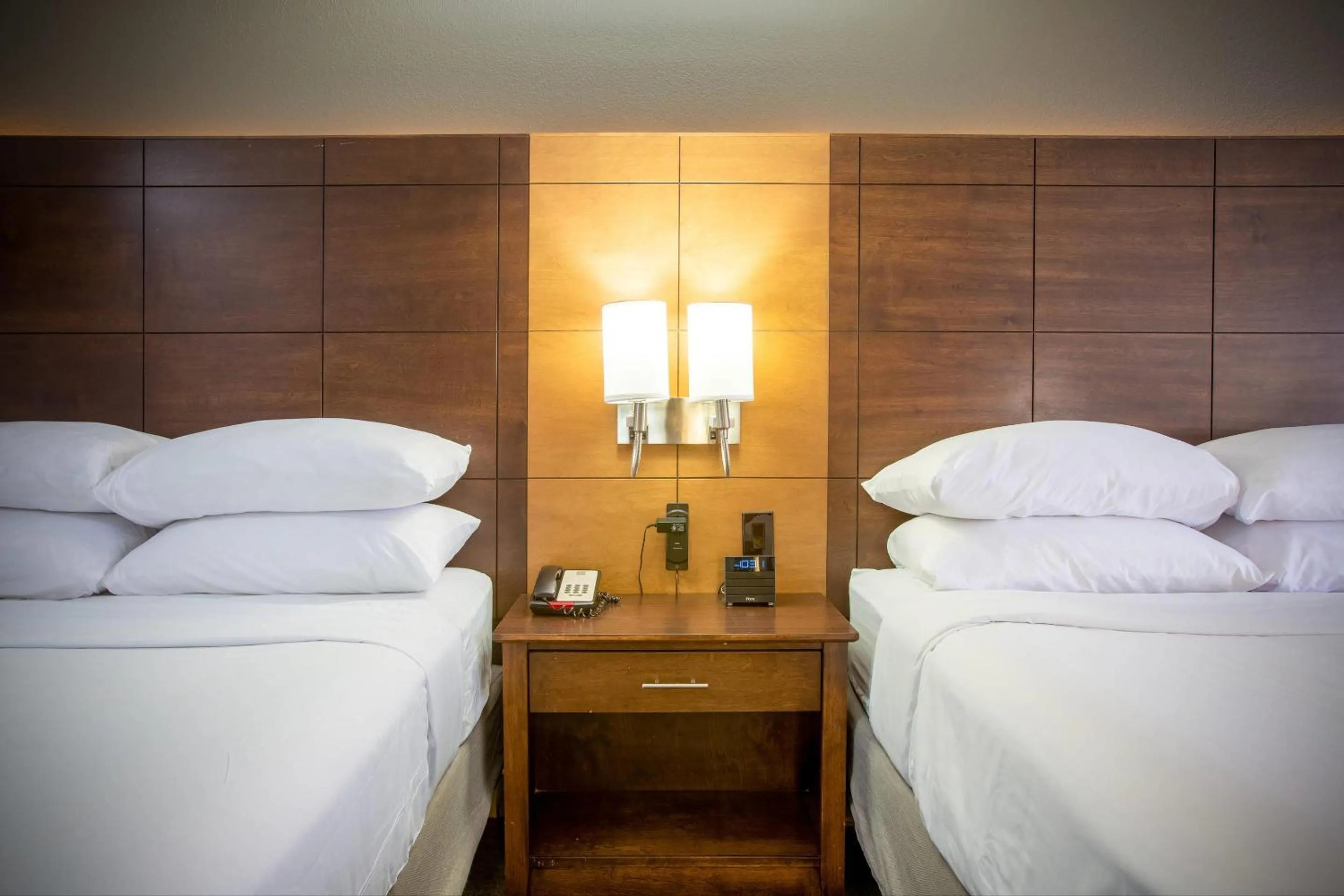 Bedroom, Bed in Arroyo Pinion Hotel, an Ascend Collection Hotel