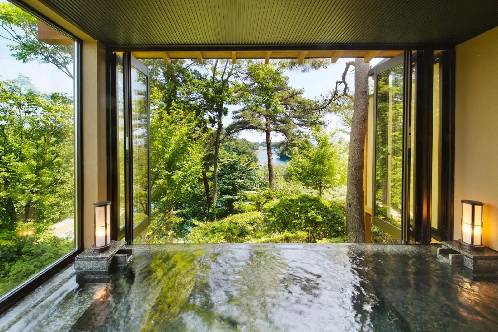 Photo of the whole room in Noto Hyakurakusou