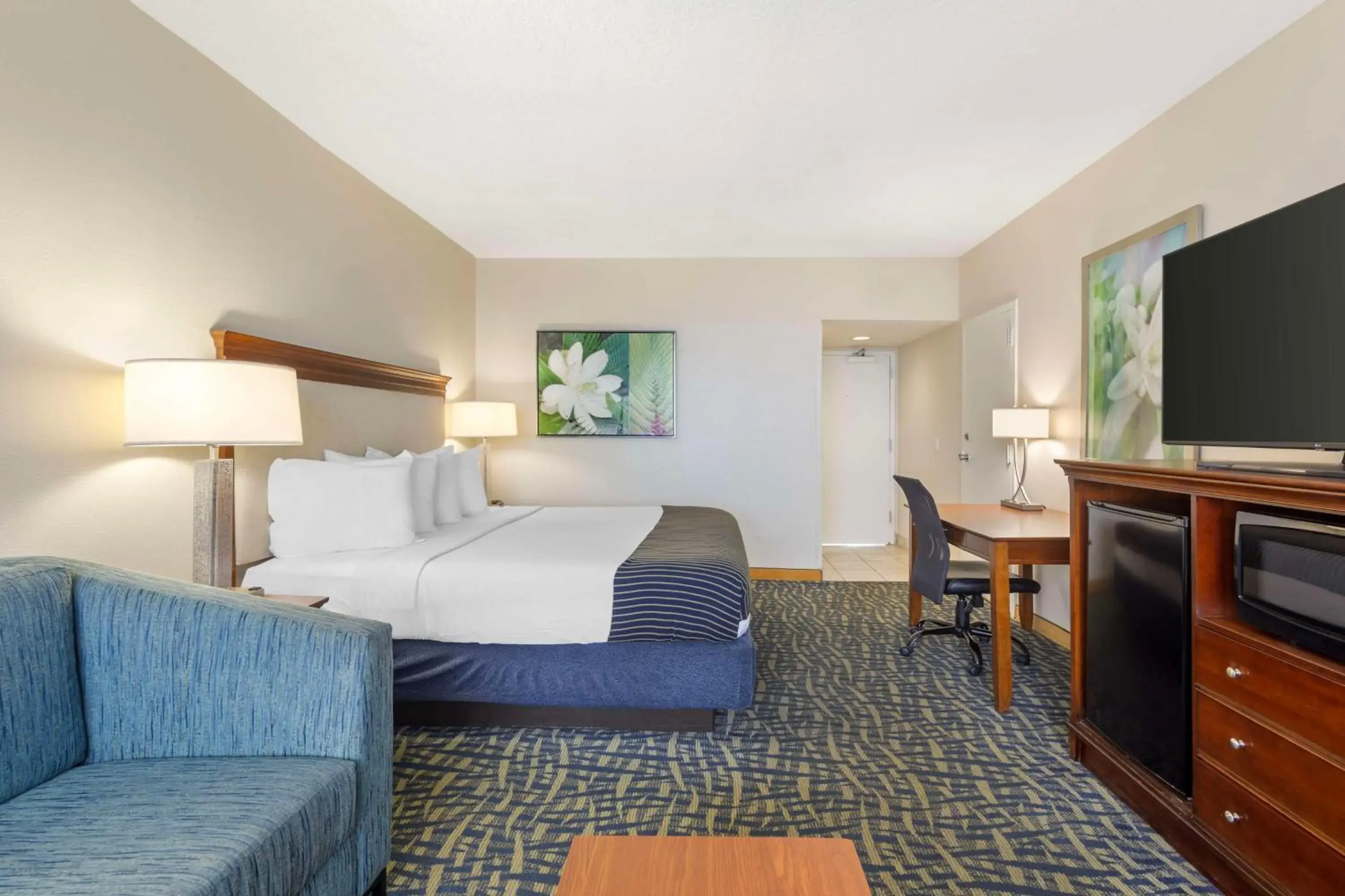 Bedroom, Bed in Best Western Cocoa Beach - Port Canaveral Bedroom, Bed in Best Western Cocoa Beach - Port Canaveral