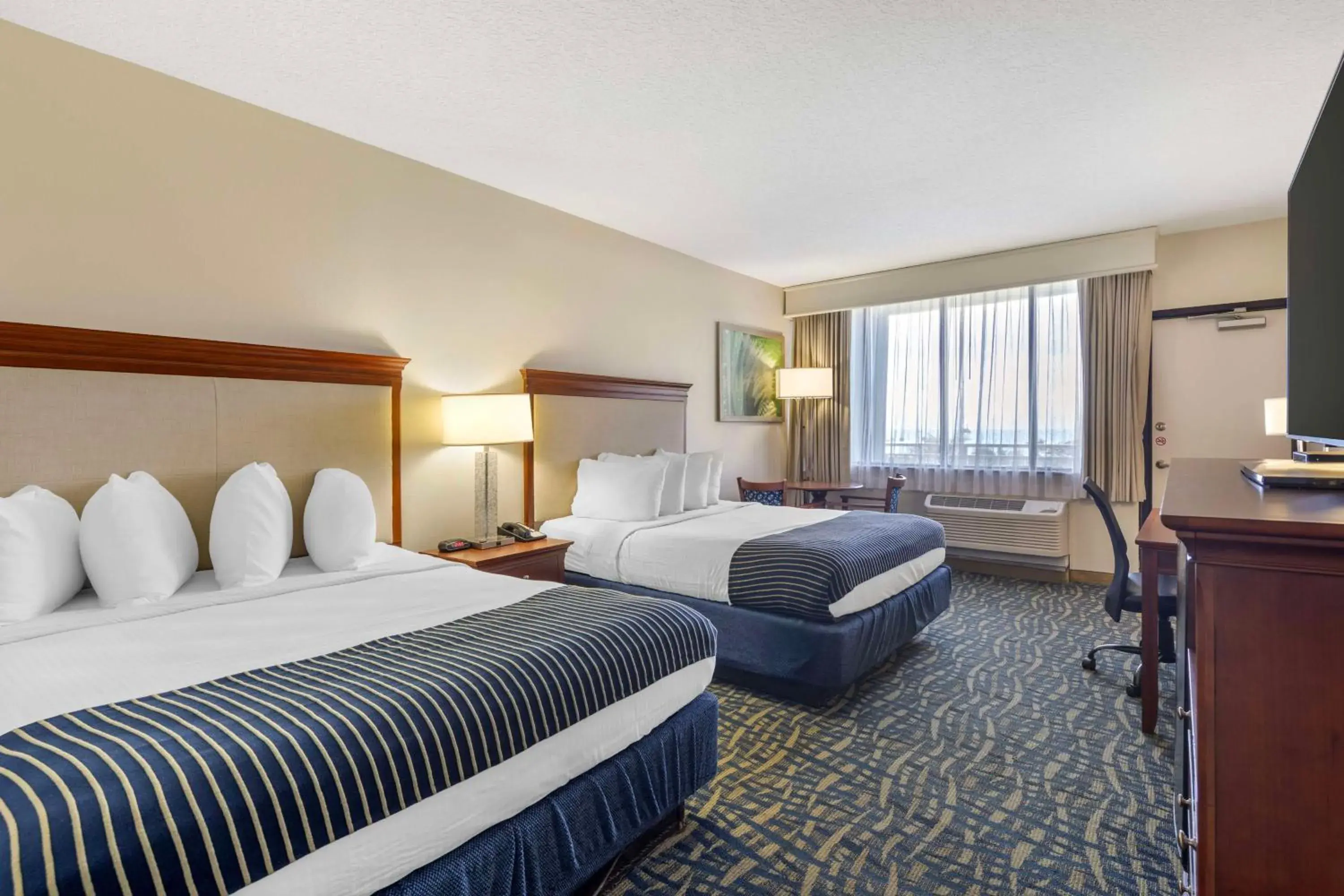 Bedroom, Bed in Best Western Cocoa Beach - Port Canaveral Bedroom, Bed in Best Western Cocoa Beach - Port Canaveral