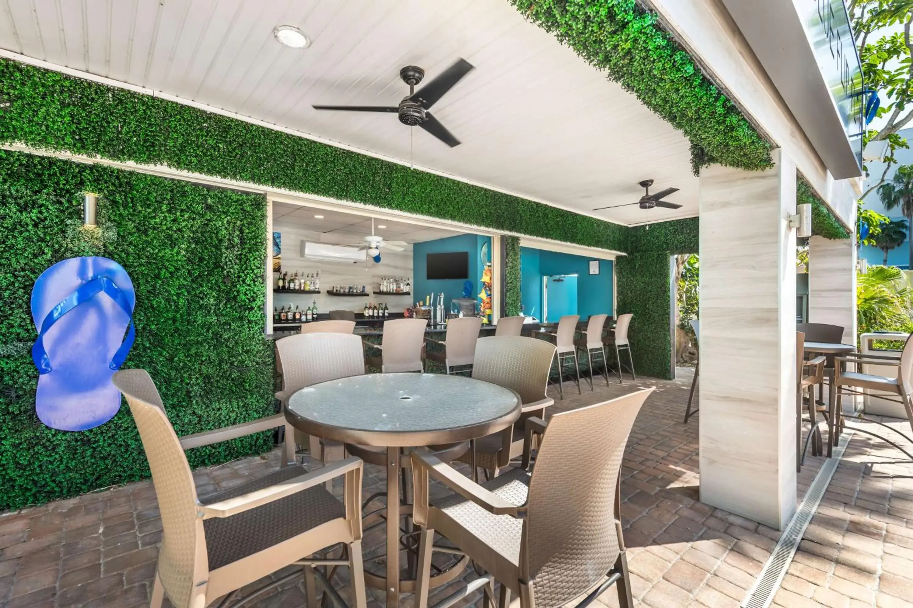 Lounge or bar in Best Western Cocoa Beach - Port Canaveral Lounge or bar in Best Western Cocoa Beach - Port Canaveral