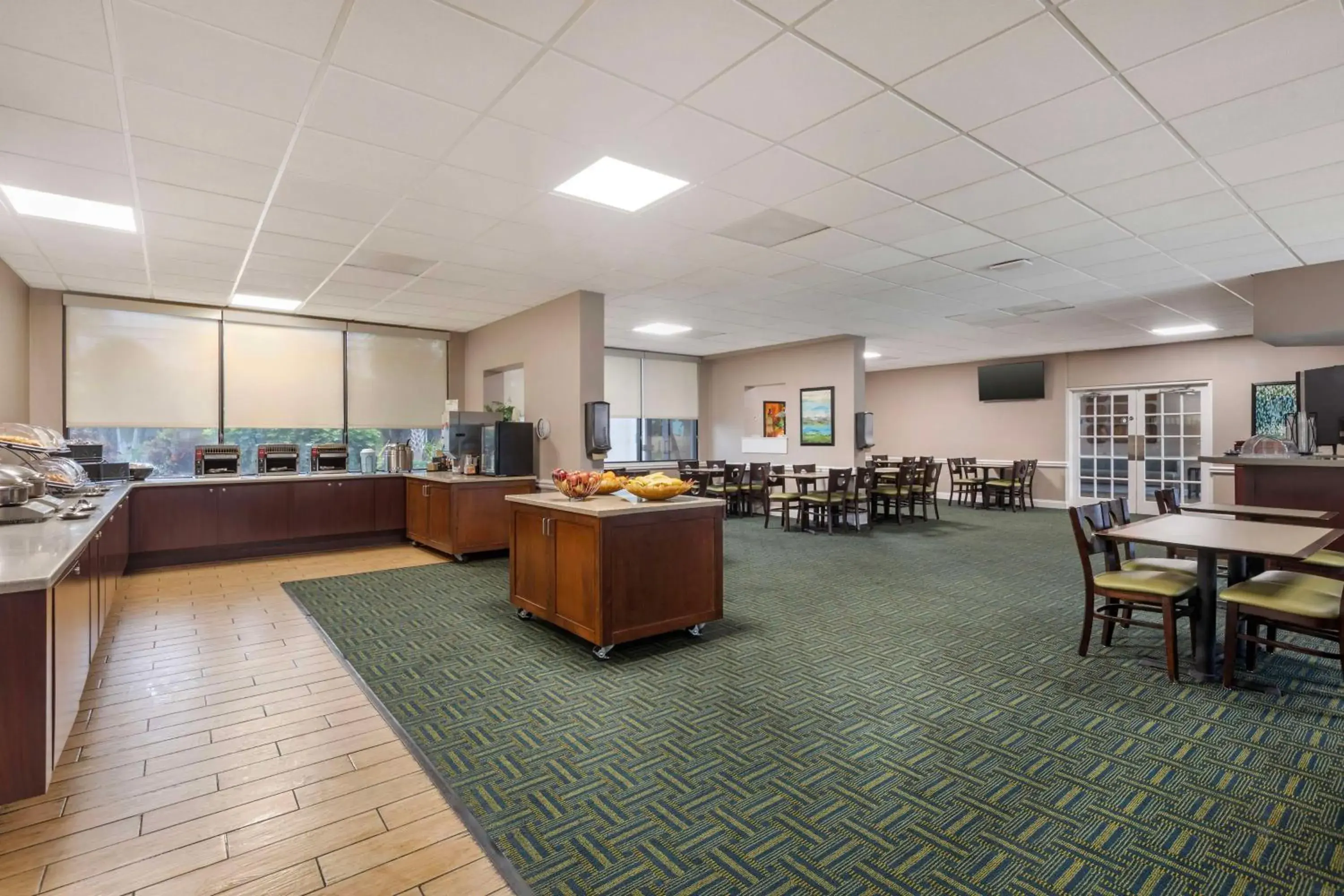 Breakfast in Best Western Cocoa Beach - Port Canaveral Breakfast in Best Western Cocoa Beach - Port Canaveral