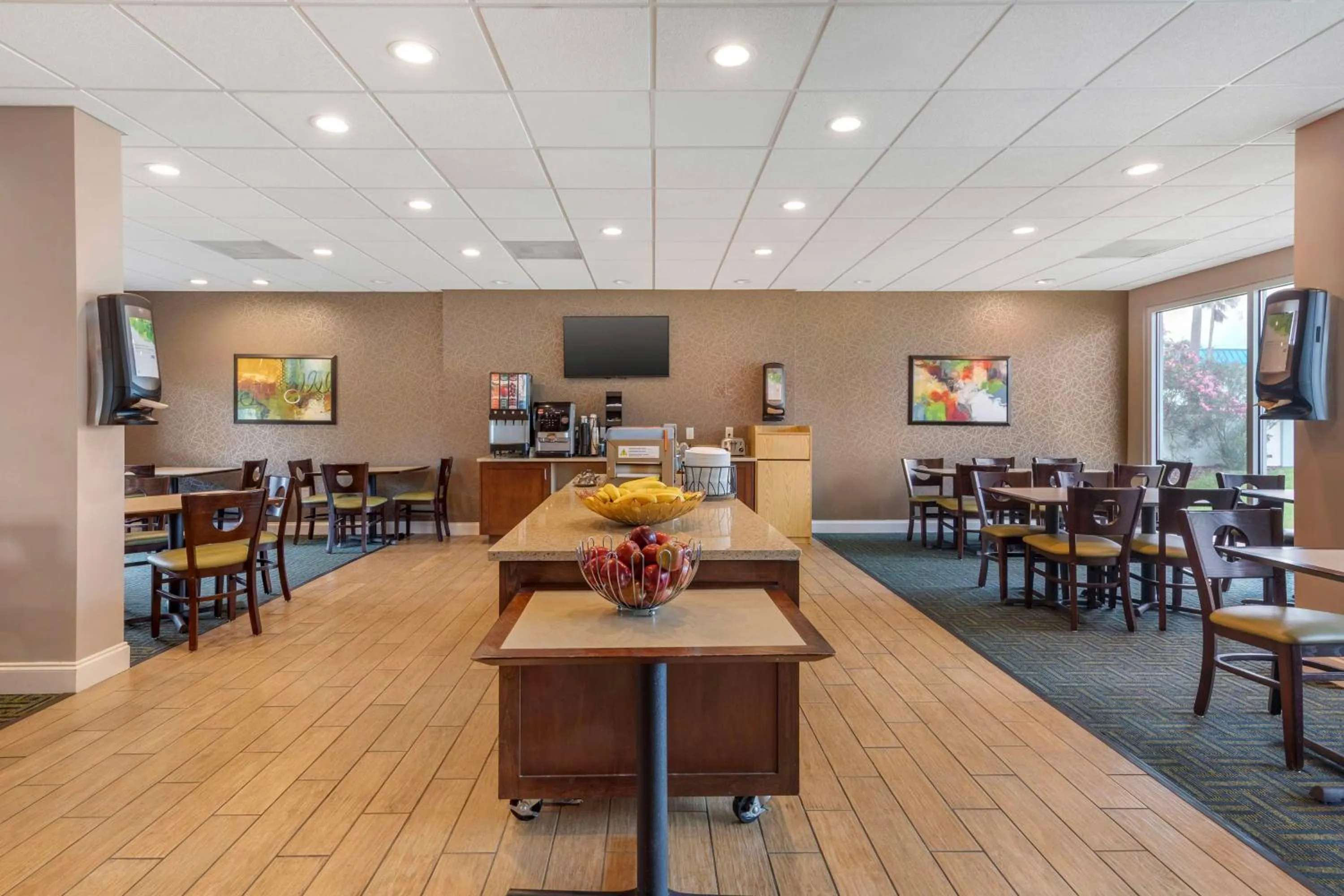 Breakfast in Best Western Cocoa Beach - Port Canaveral