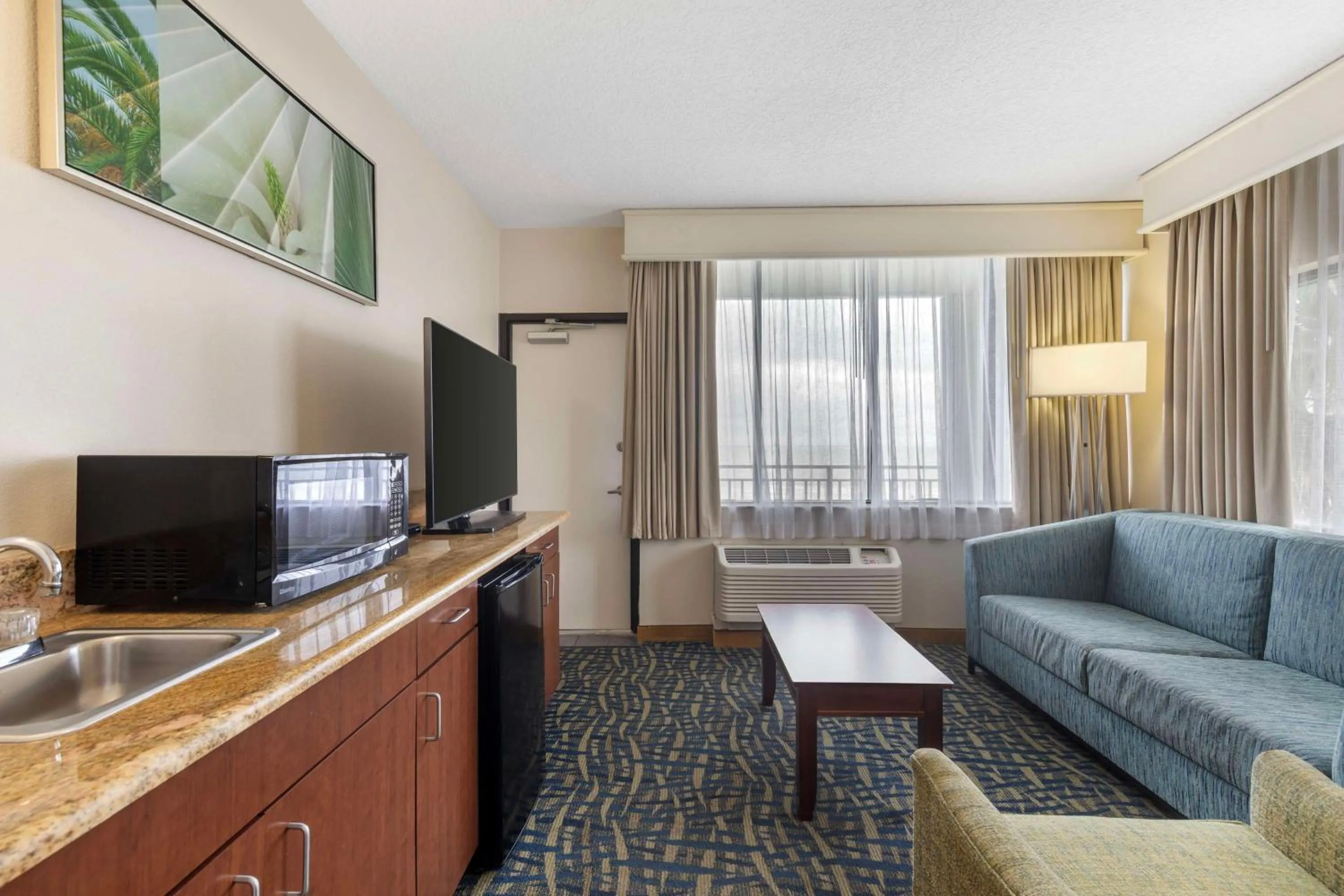 Bedroom in Best Western Cocoa Beach - Port Canaveral