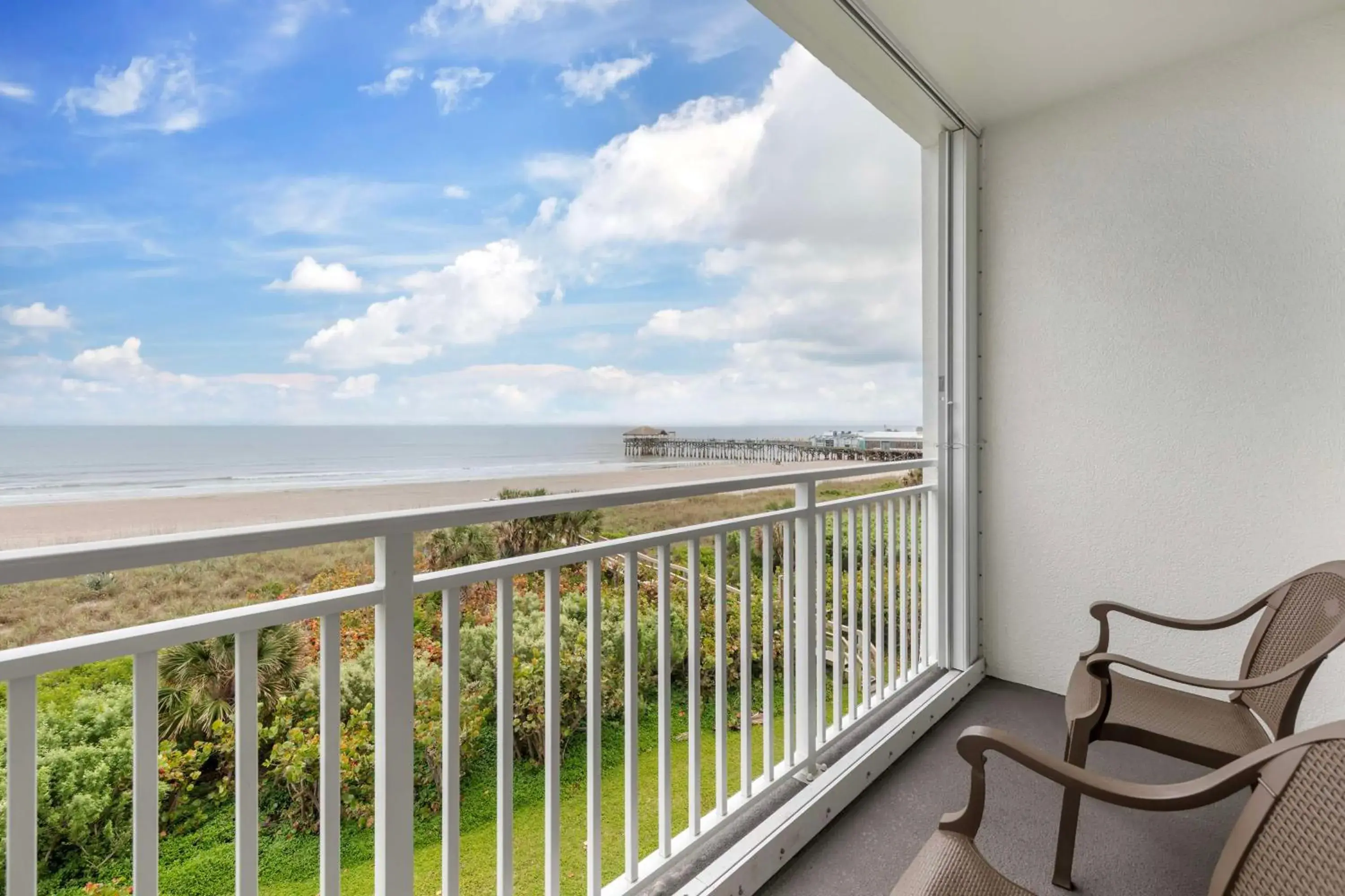 Bedroom in Best Western Cocoa Beach - Port Canaveral Bedroom in Best Western Cocoa Beach - Port Canaveral