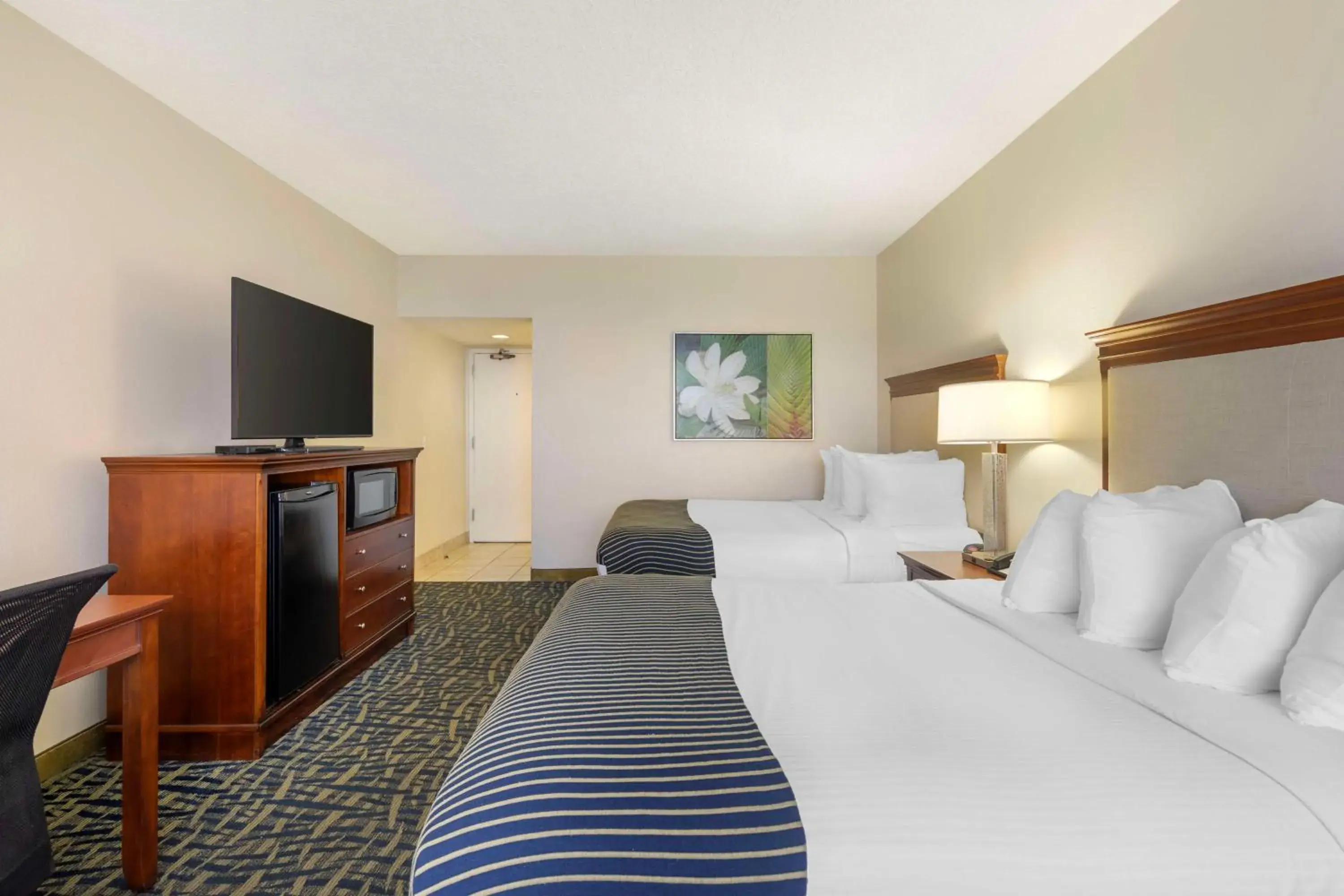 Bedroom, Bed in Best Western Cocoa Beach - Port Canaveral Bedroom, Bed in Best Western Cocoa Beach - Port Canaveral