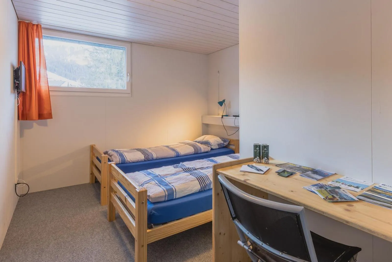 Photo of the whole room, Bed in Mountain Lodge Backpackercamp