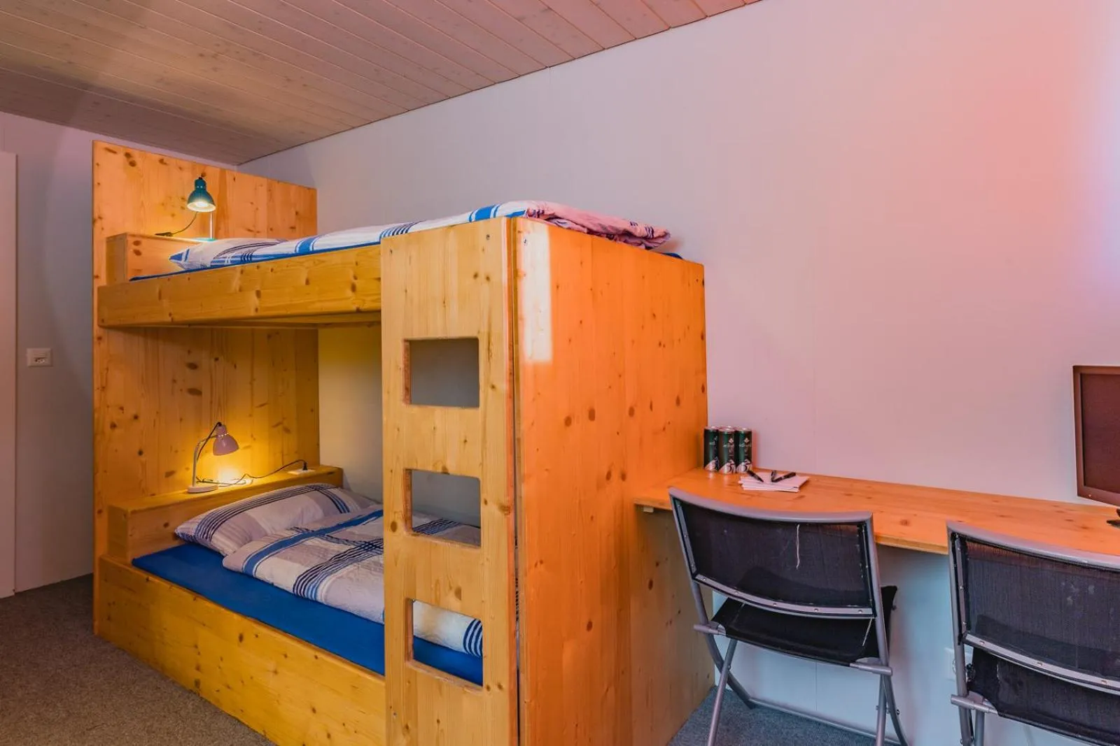 Photo of the whole room, Bed in Mountain Lodge Backpackercamp