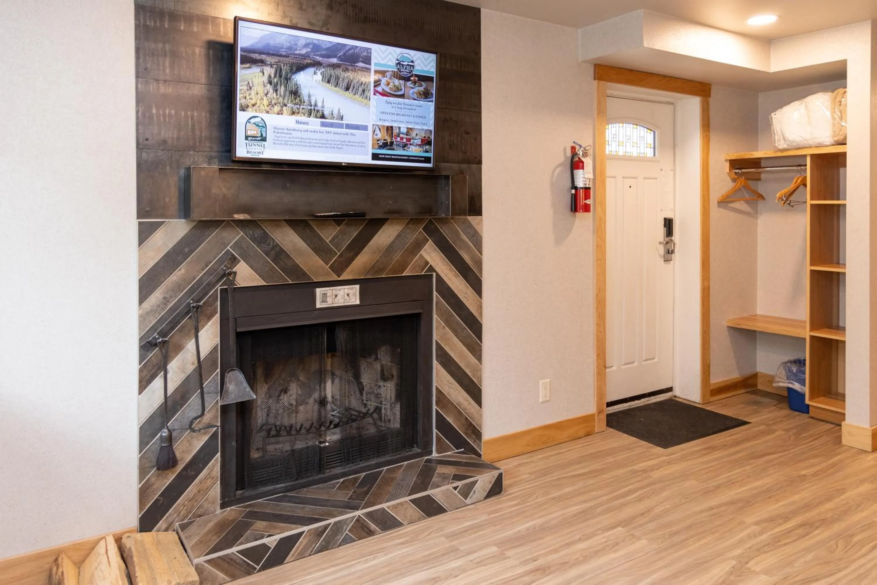 TV and multimedia in Tunnel Mountain Resort