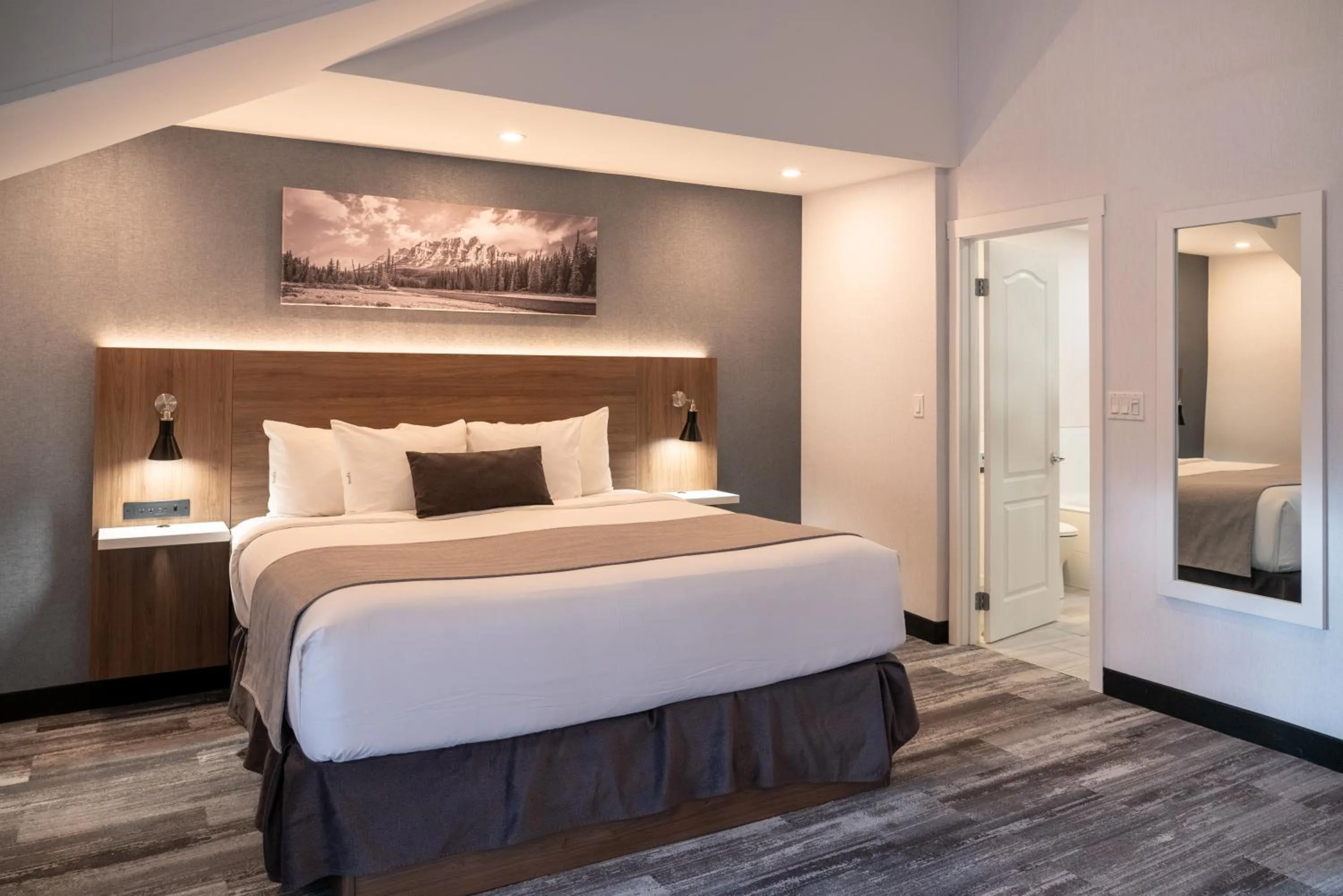 Bed in Red Carpet Inn