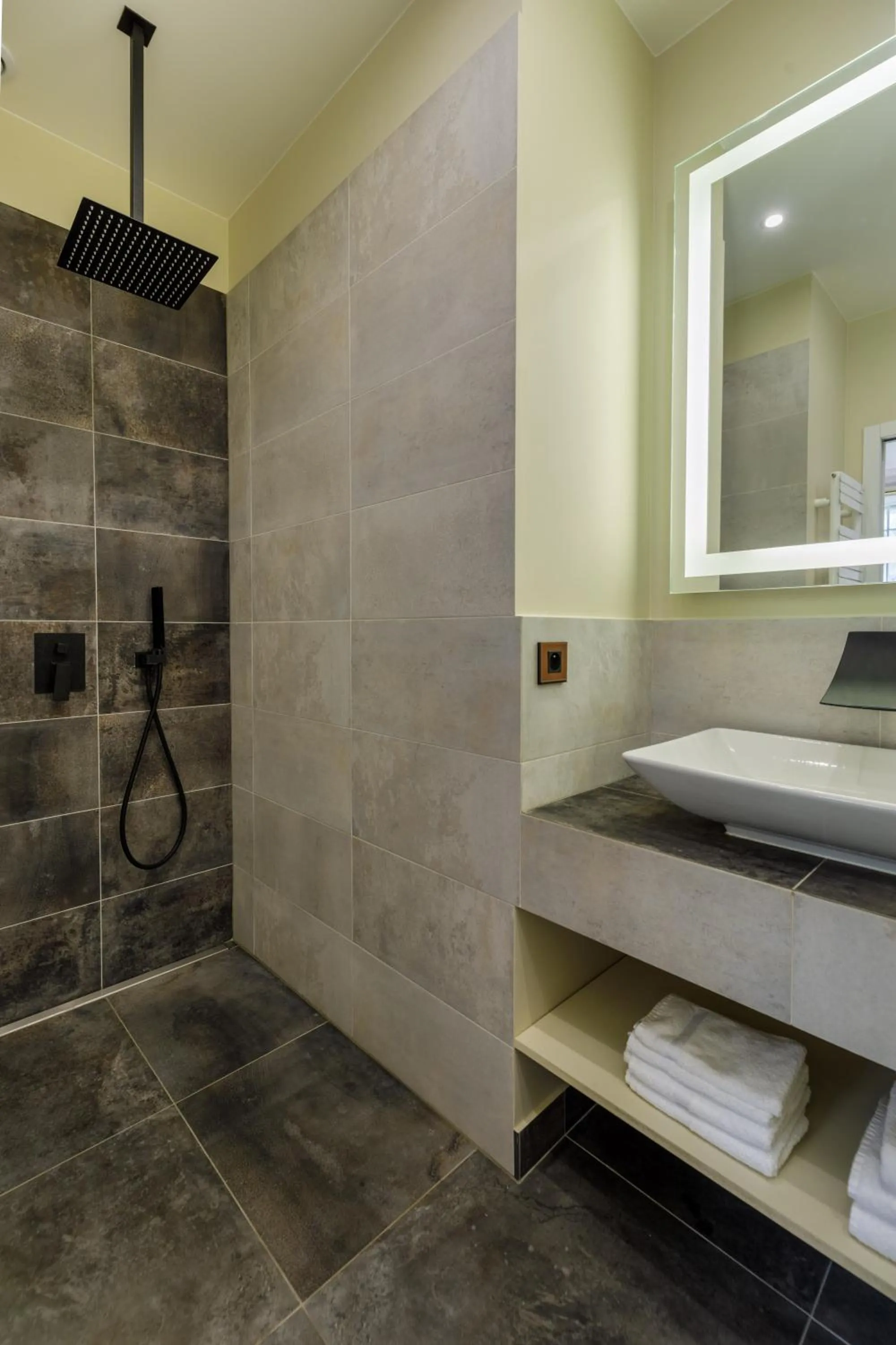 Bathroom in L'Hôtel Particulier - Paris Asnières