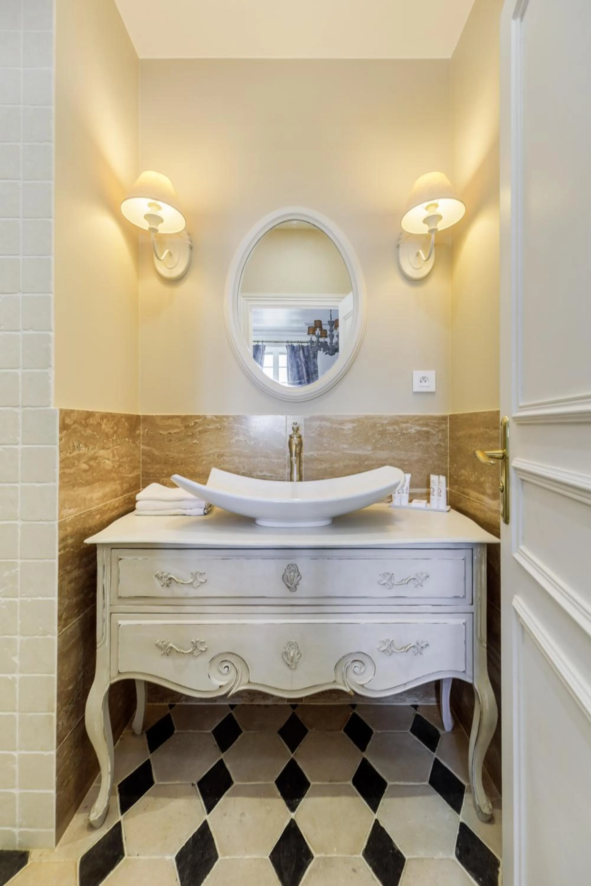 Bathroom in L'Hôtel Particulier - Paris Asnières