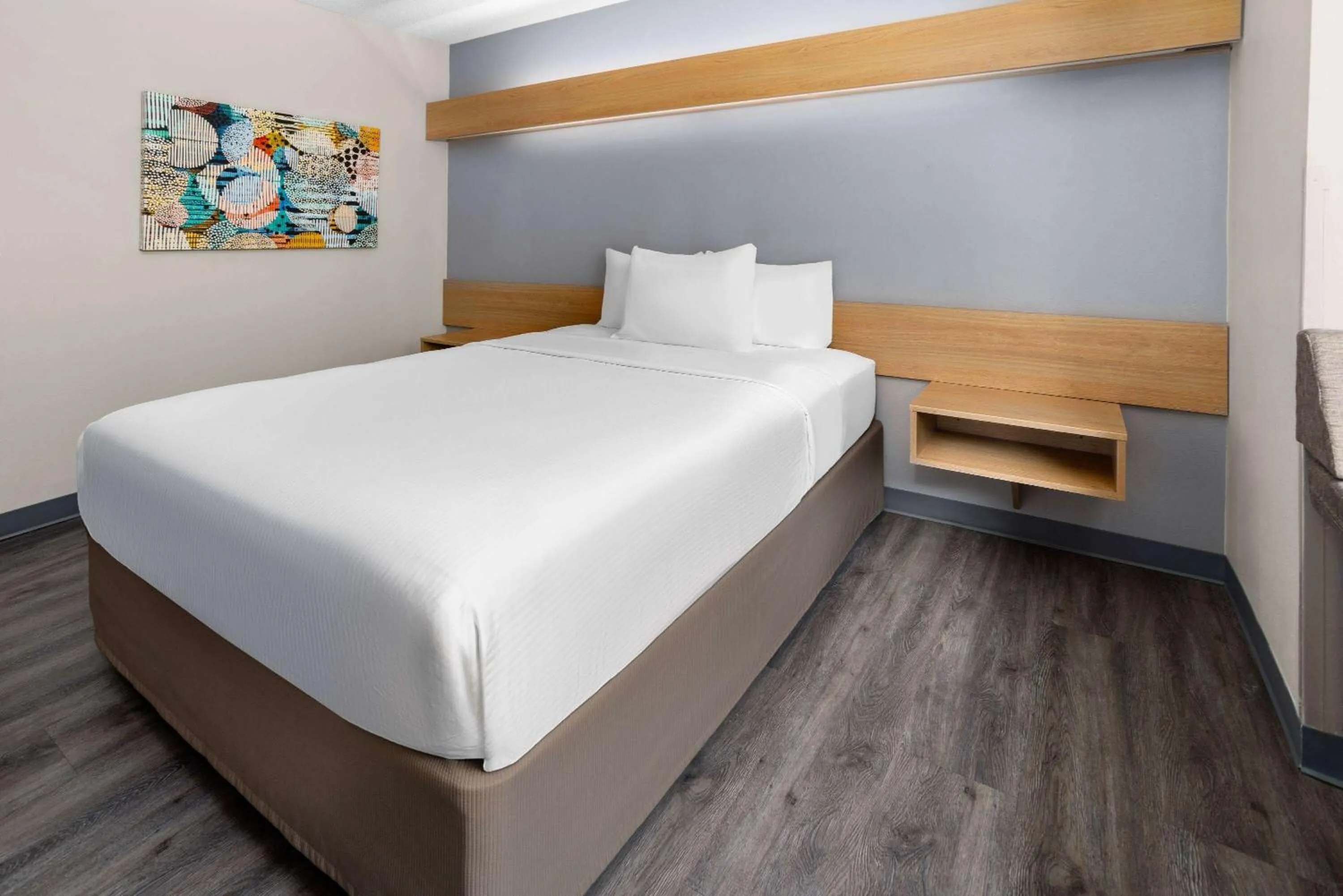 Photo of the whole room, Bed in Microtel Inn by Wyndham Raleigh-Durham Airport