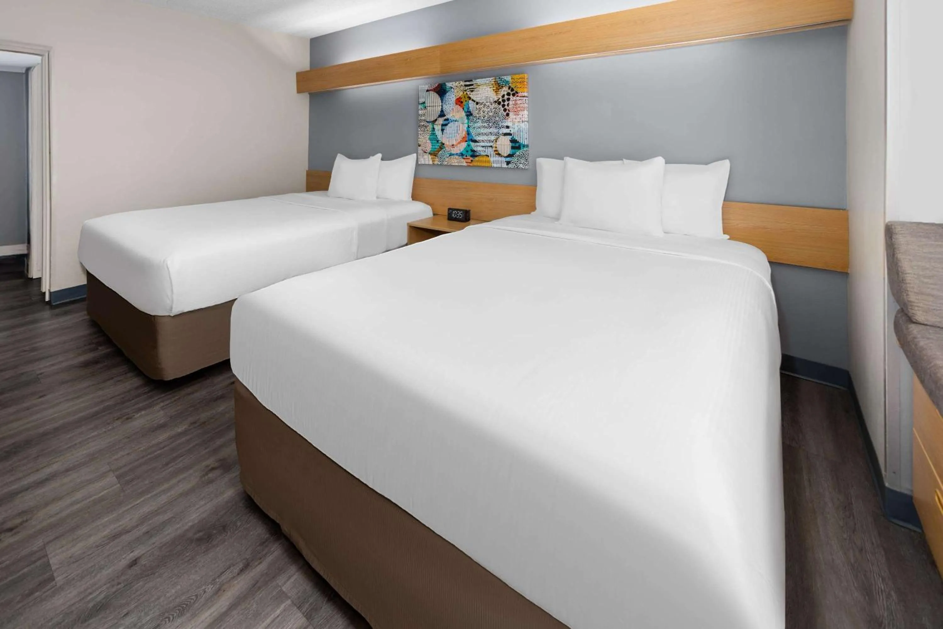 Photo of the whole room, Bed in Microtel Inn by Wyndham Raleigh-Durham Airport