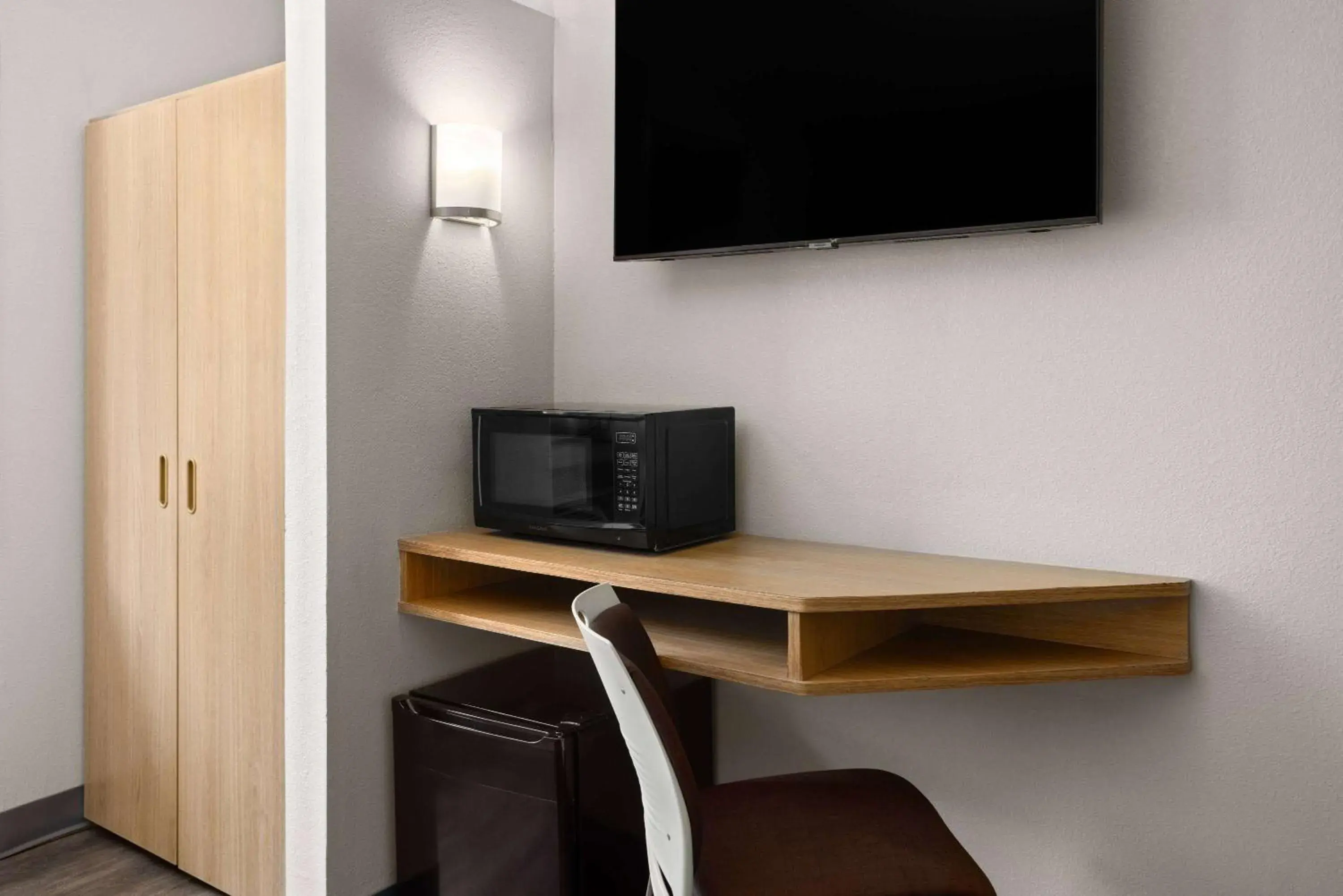 Photo of the whole room in Microtel Inn by Wyndham Raleigh-Durham Airport Photo of the whole room in Microtel Inn by Wyndham Raleigh-Durham Airport