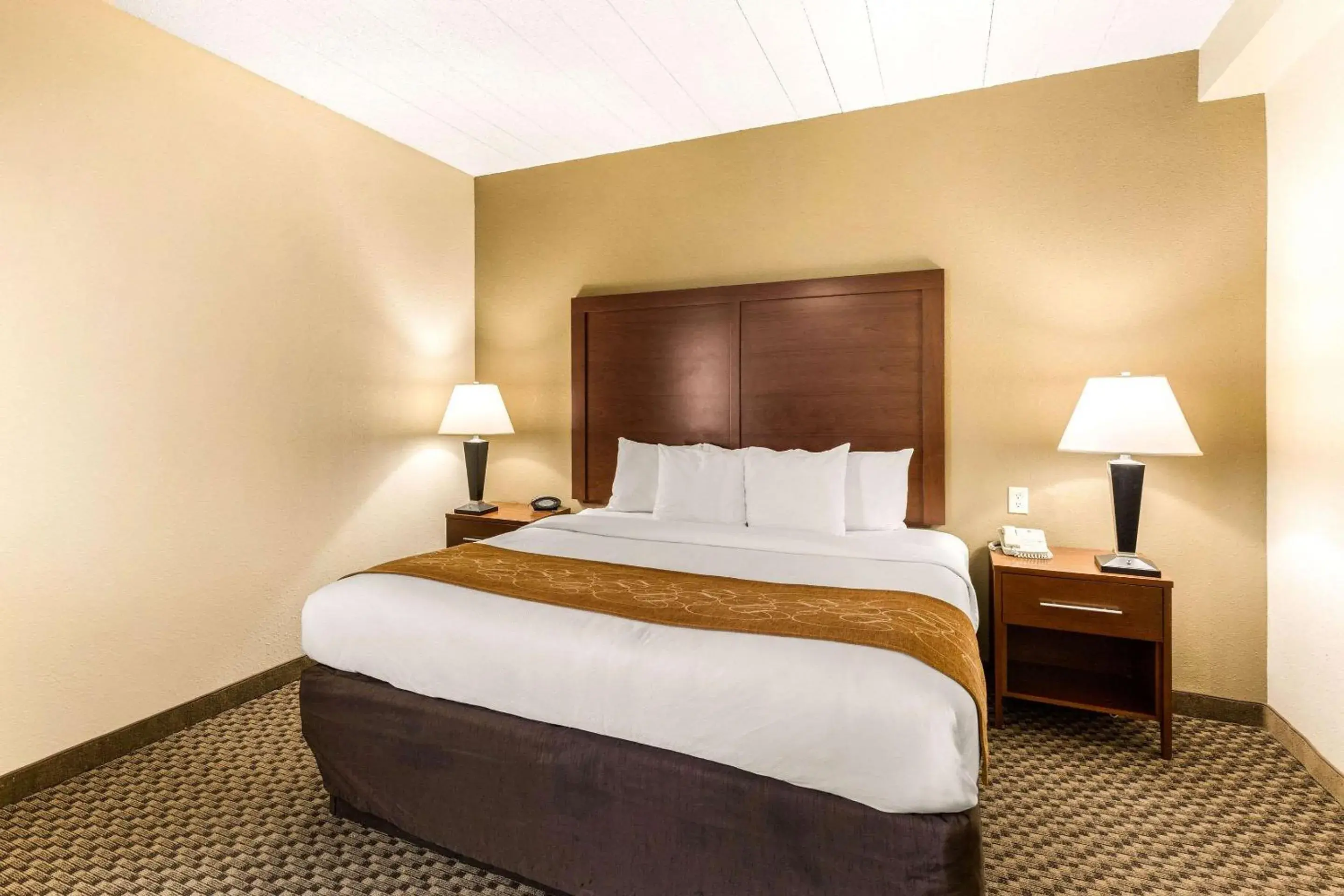 Bedroom, Bed in Comfort Suites Elkridge Columbia Gateway Bedroom, Bed in Comfort Suites Elkridge Columbia Gateway