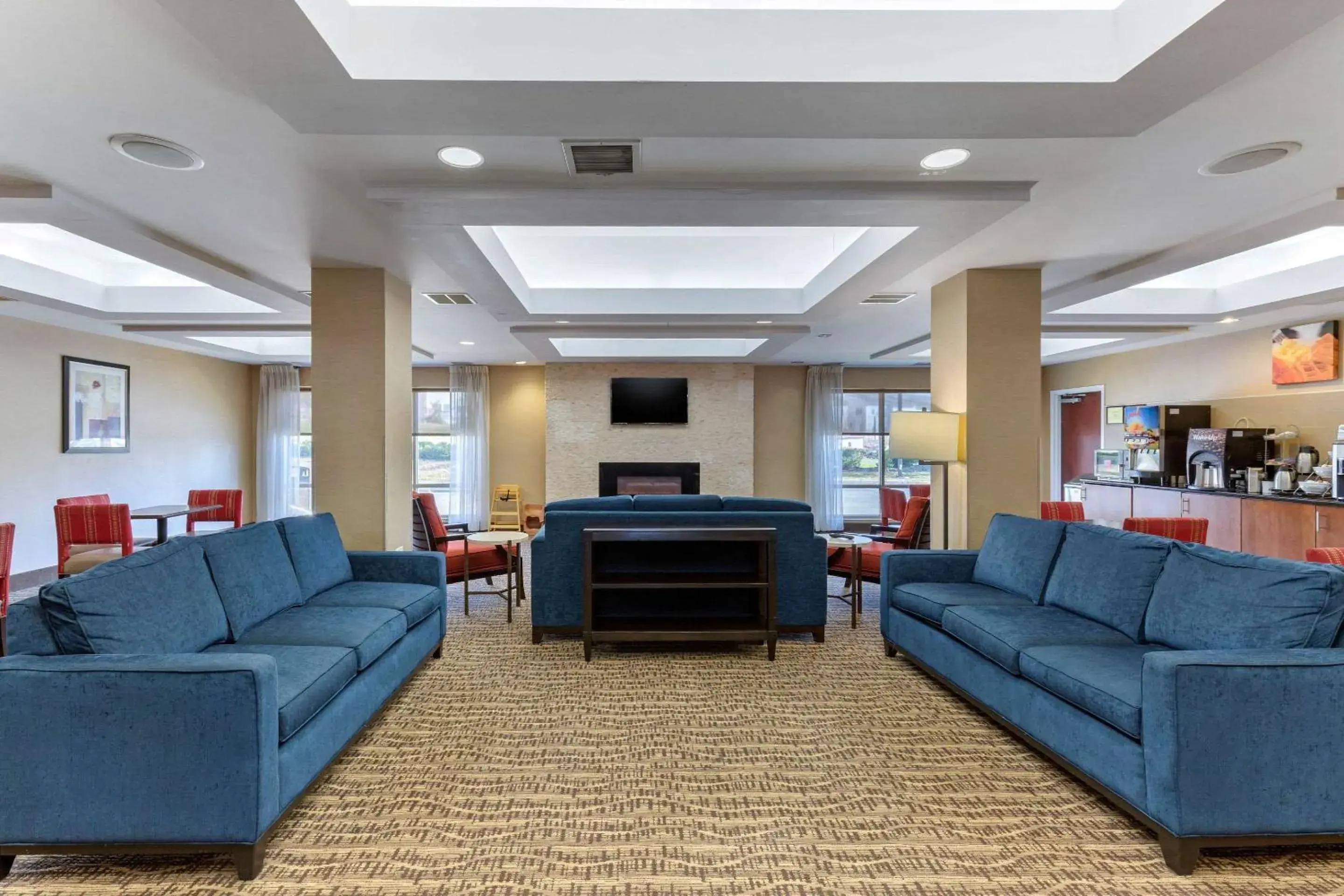 Lobby or reception in Comfort Suites Columbia Gateway Lobby or reception in Comfort Suites Columbia Gateway