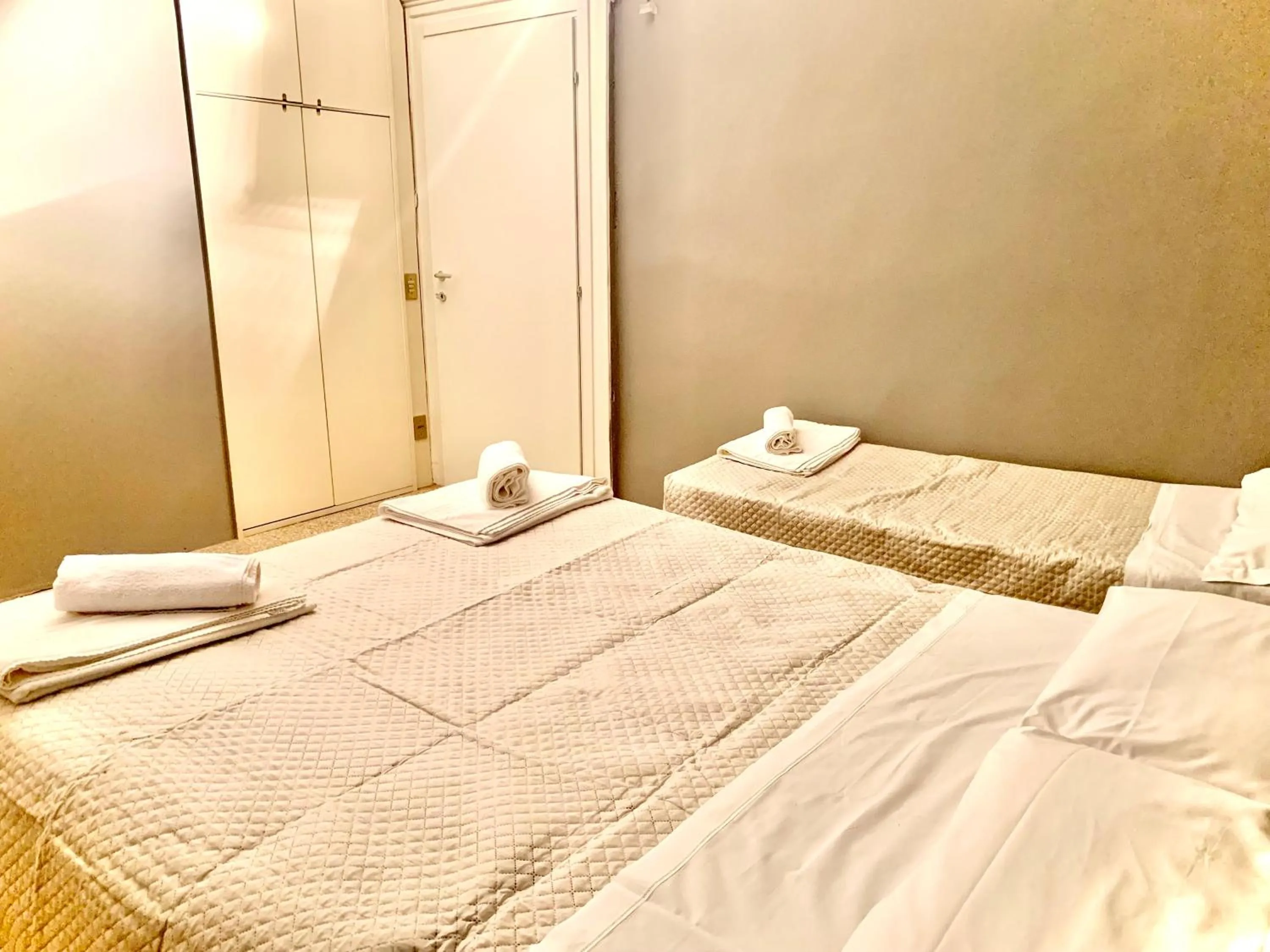 Bed in Apartment Odesos