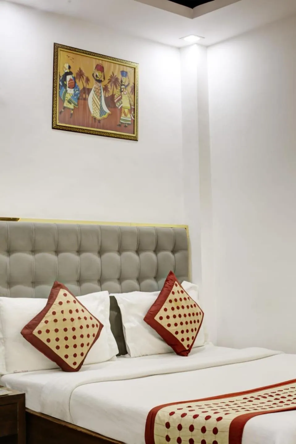 Bed in Hotel Dreamland Dx-5 Mints walk From New Delhi Railways Station