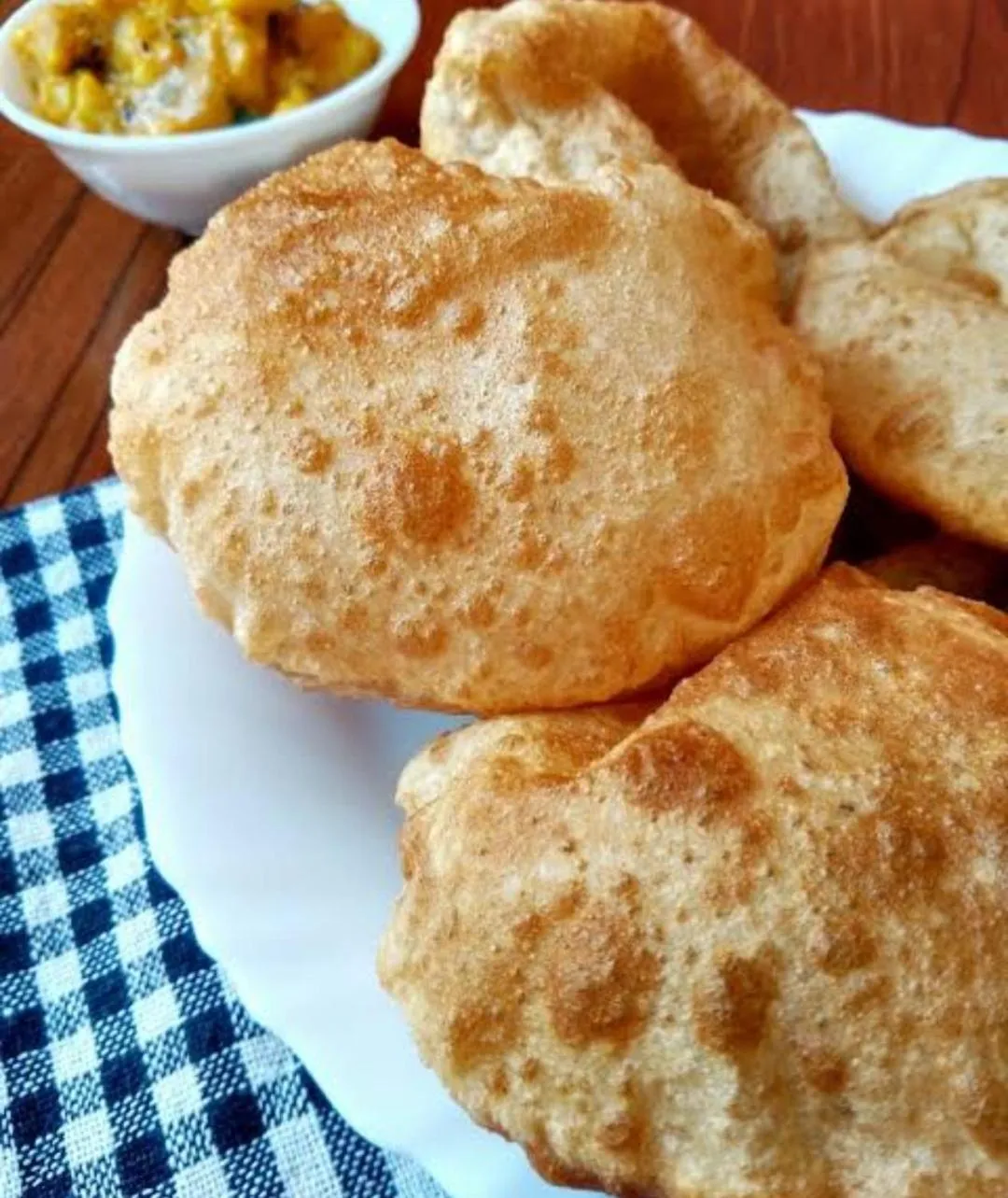 Breakfast in Hotel Dreamland Dx-5 Mints walk From New Delhi Railways Station