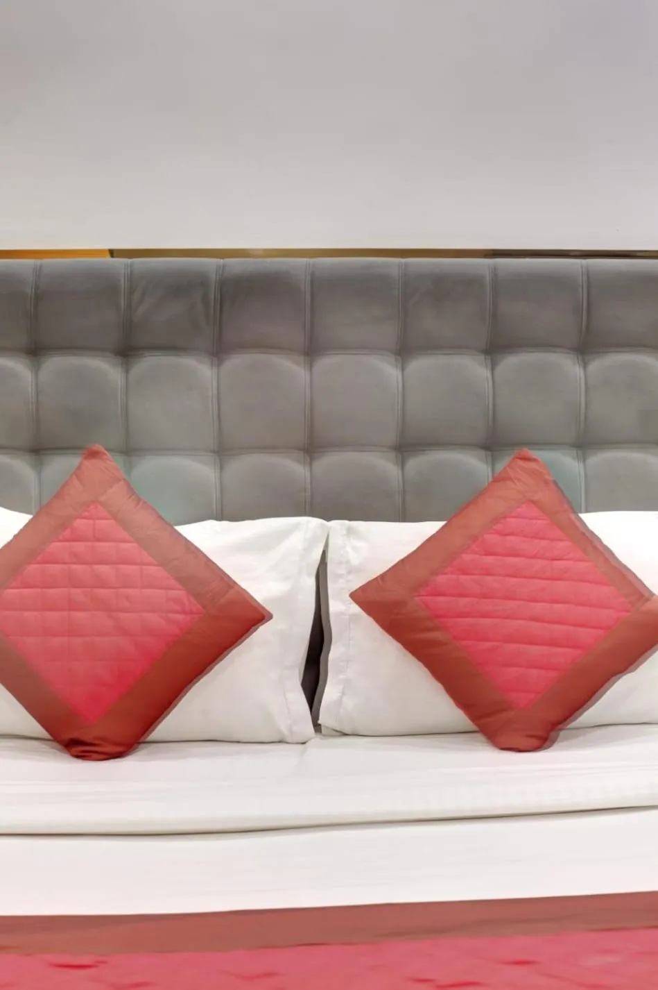 Bedroom, Bed in Hotel Dreamland Dx-5 Mints walk From New Delhi Railways Station