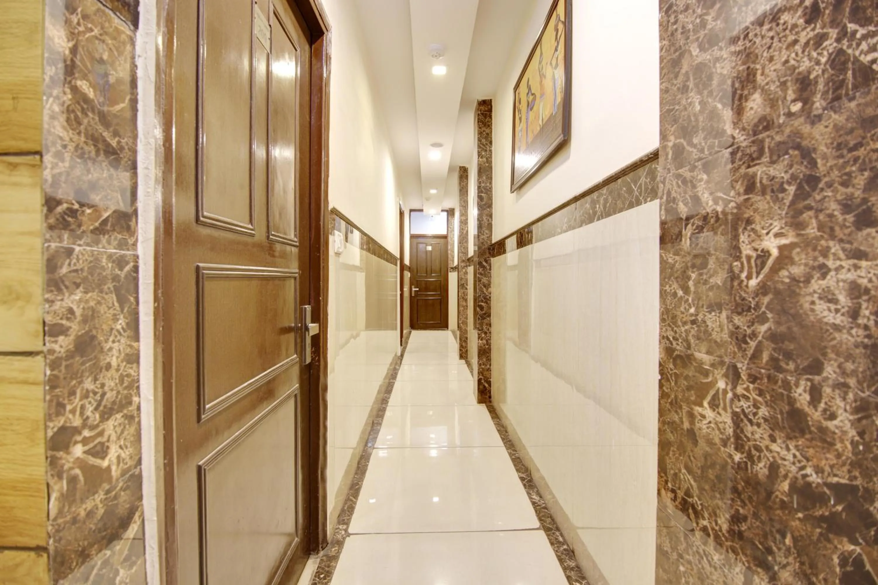 Property building in Hotel Dreamland Dx-5 Mints walk From New Delhi Railways Station