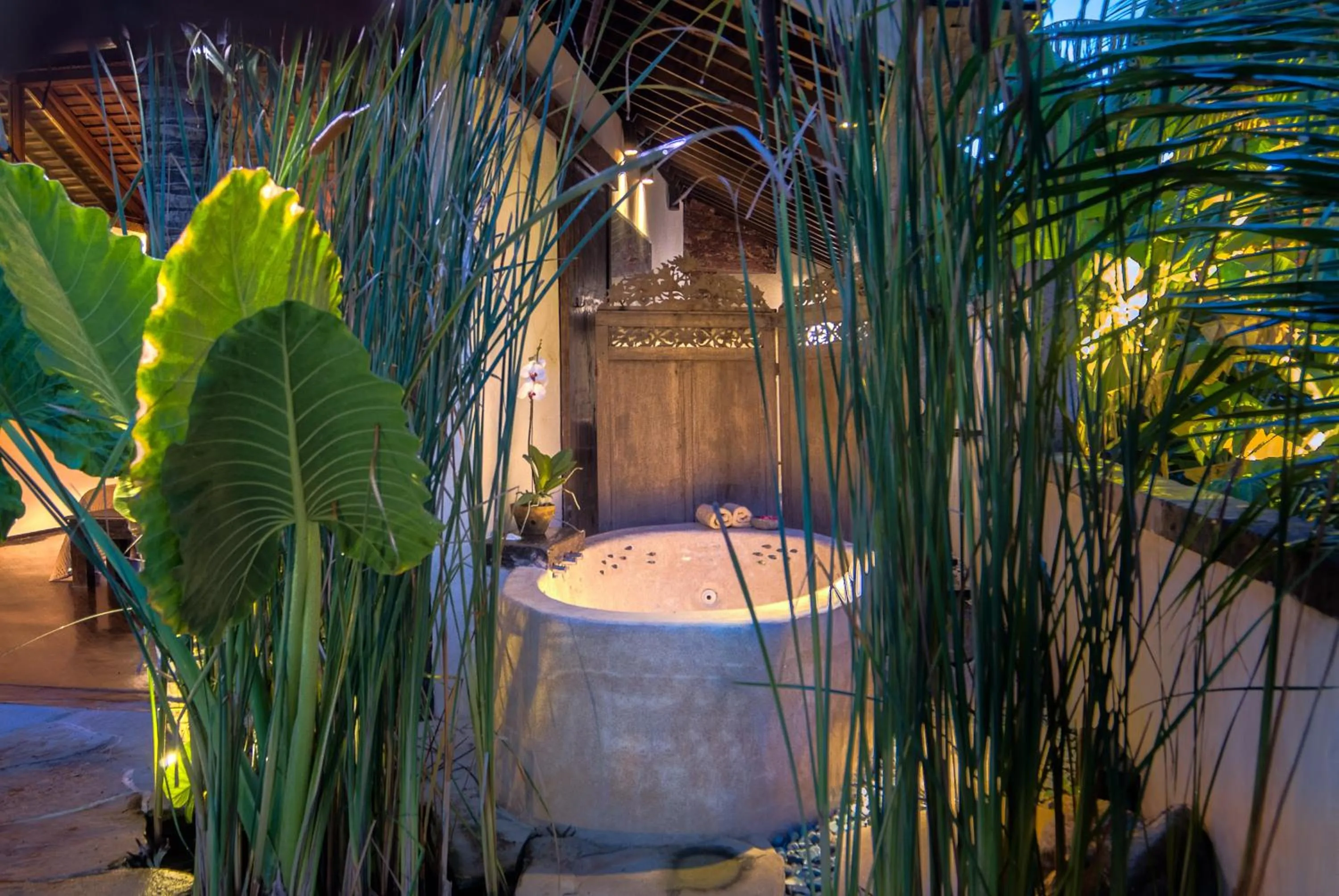 Bathroom in Phinisi Villas - Seminyak Beach