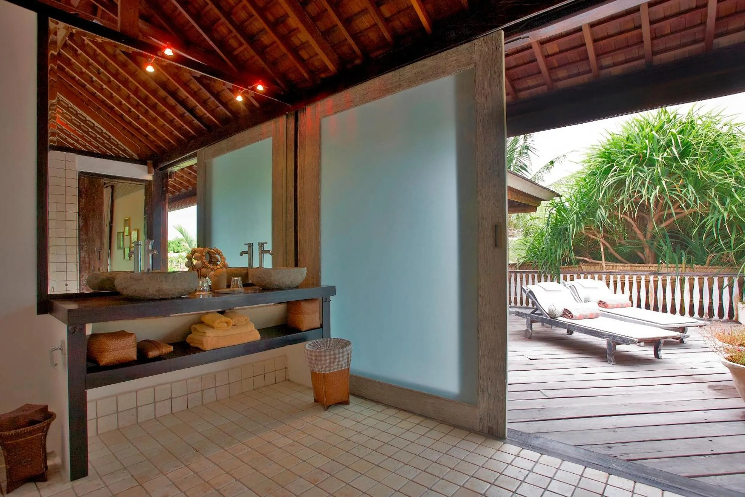 Bathroom in Phinisi Villas - Seminyak Beach