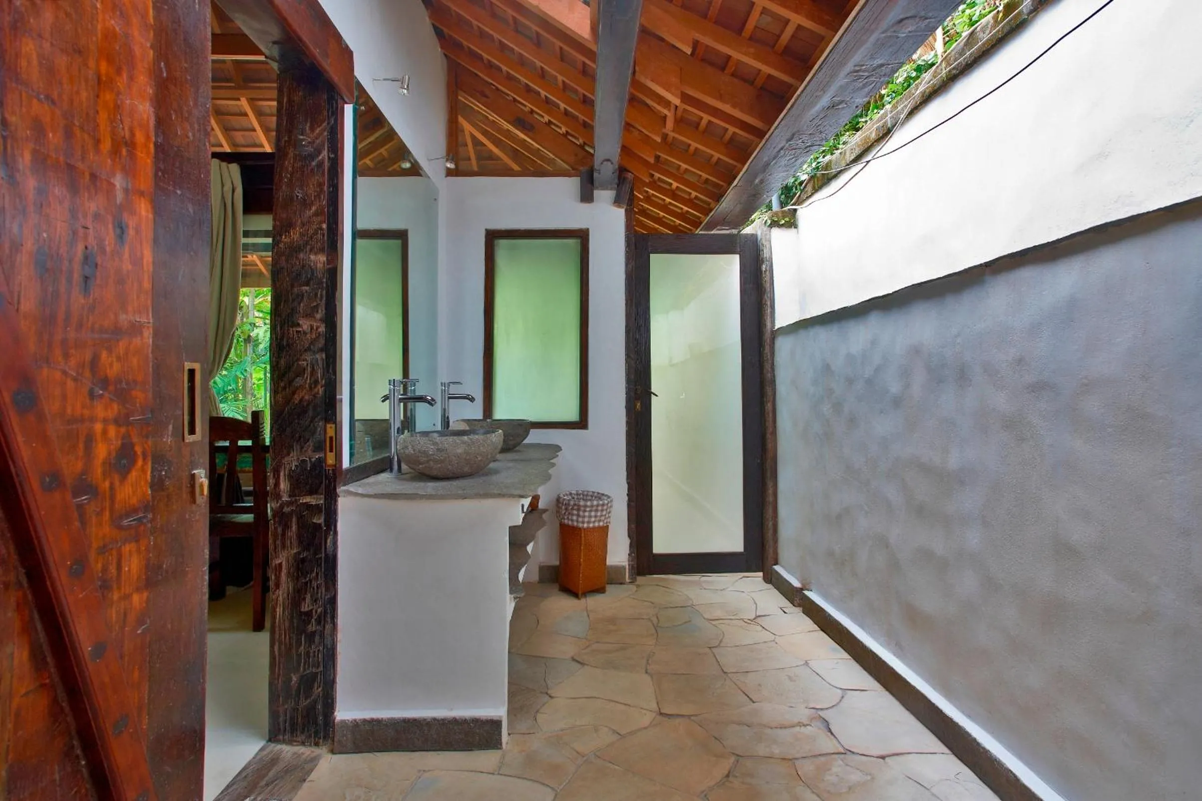 Bathroom in Phinisi Villas - Seminyak Beach