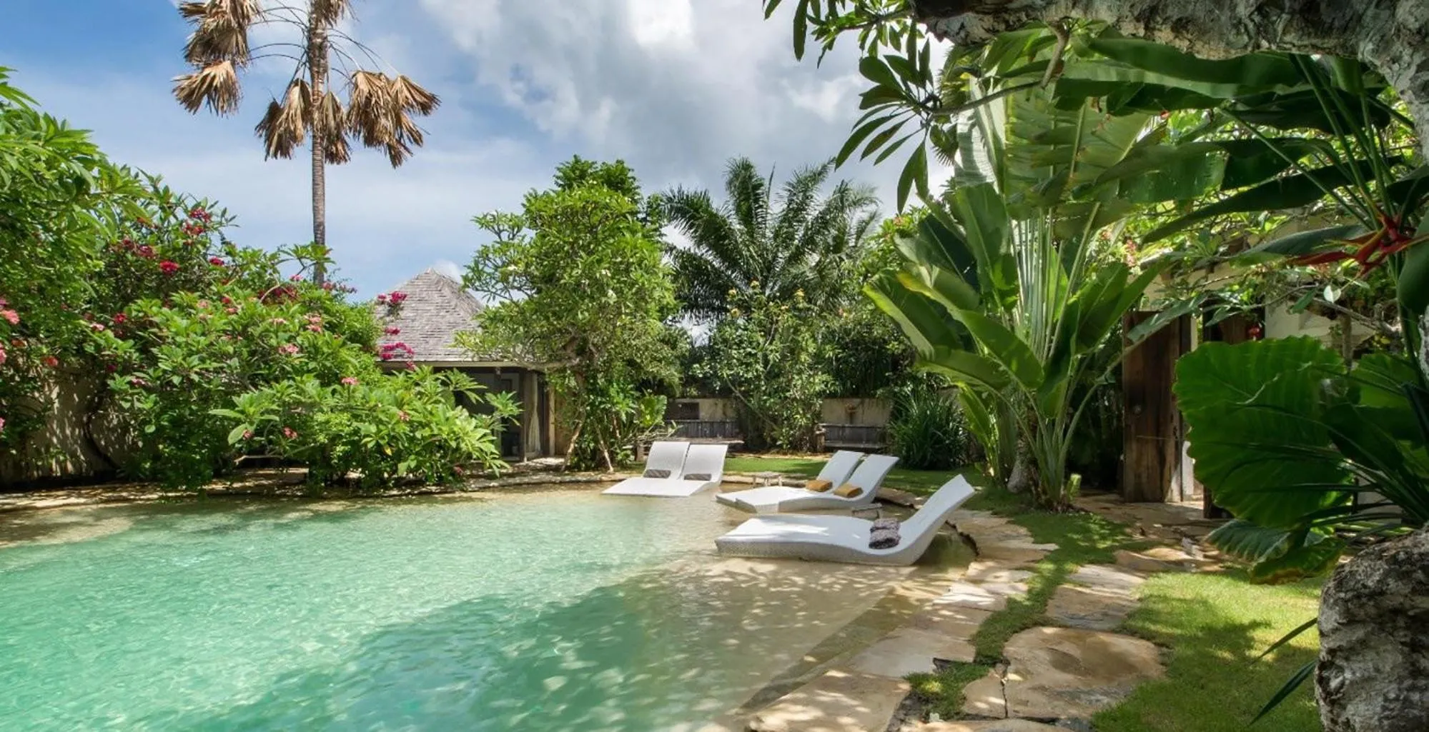 Phinisi Villas - Seminyak Beach