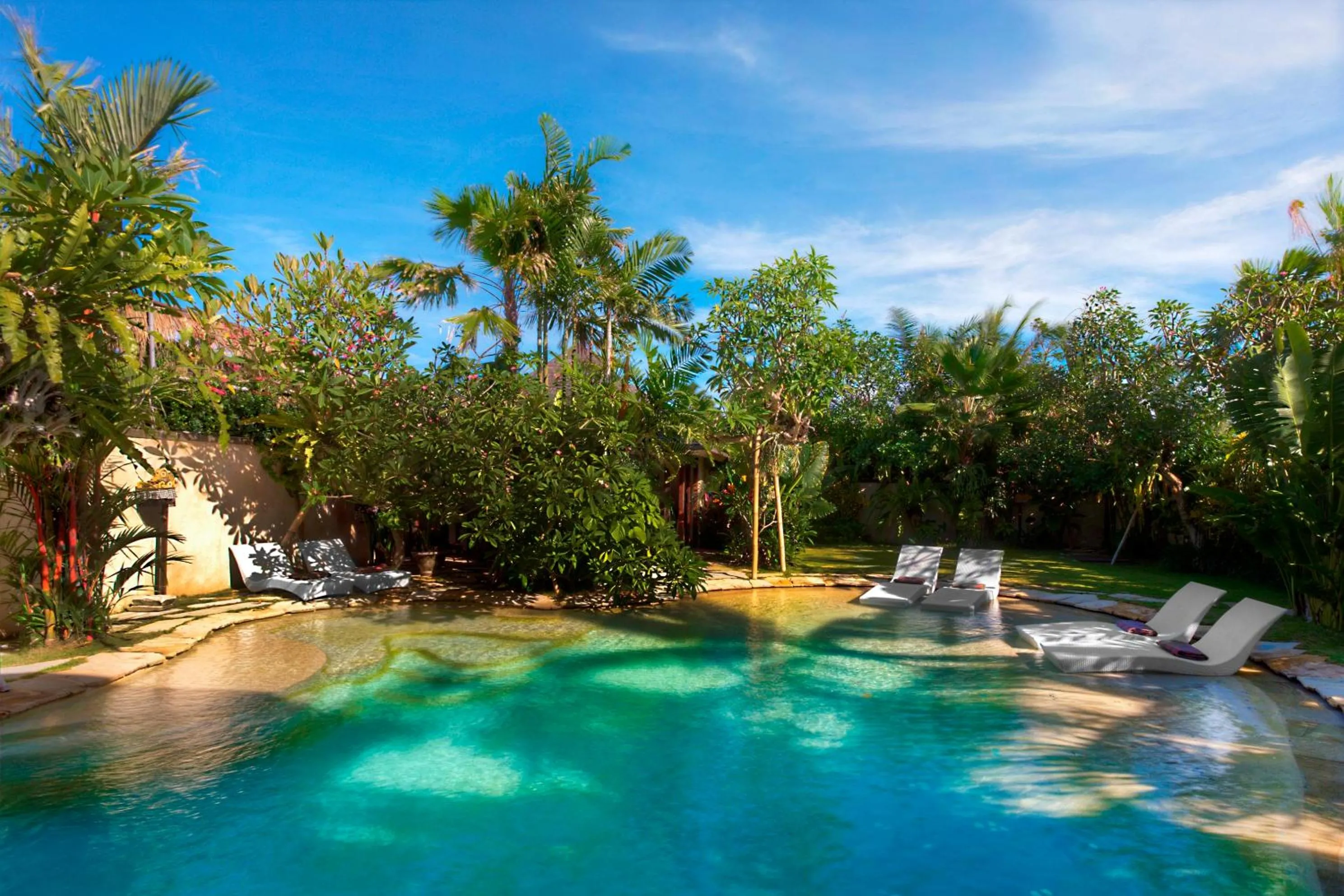 Swimming pool in Phinisi Villas - Seminyak Beach