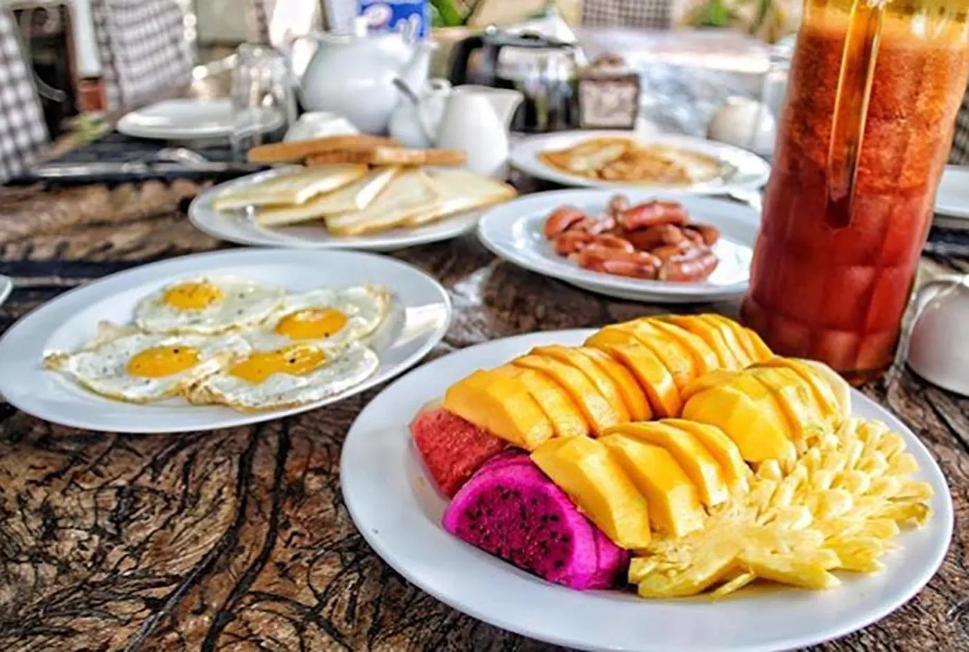 Breakfast in Phinisi Villas - Seminyak Beach